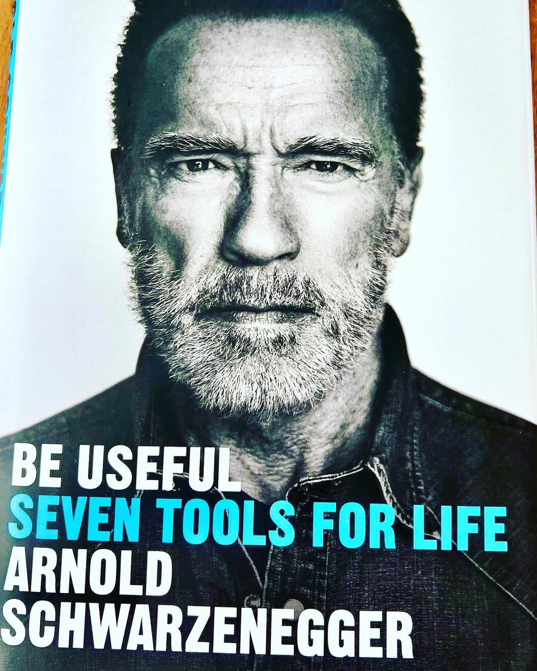 シルヴェスター・スタローンのインスタグラム：「I just bought this book because you’re never too old to learn. A lot of wisdom here life is hard and these lessons help you get through it and succeed…. #BeUsefulBook」