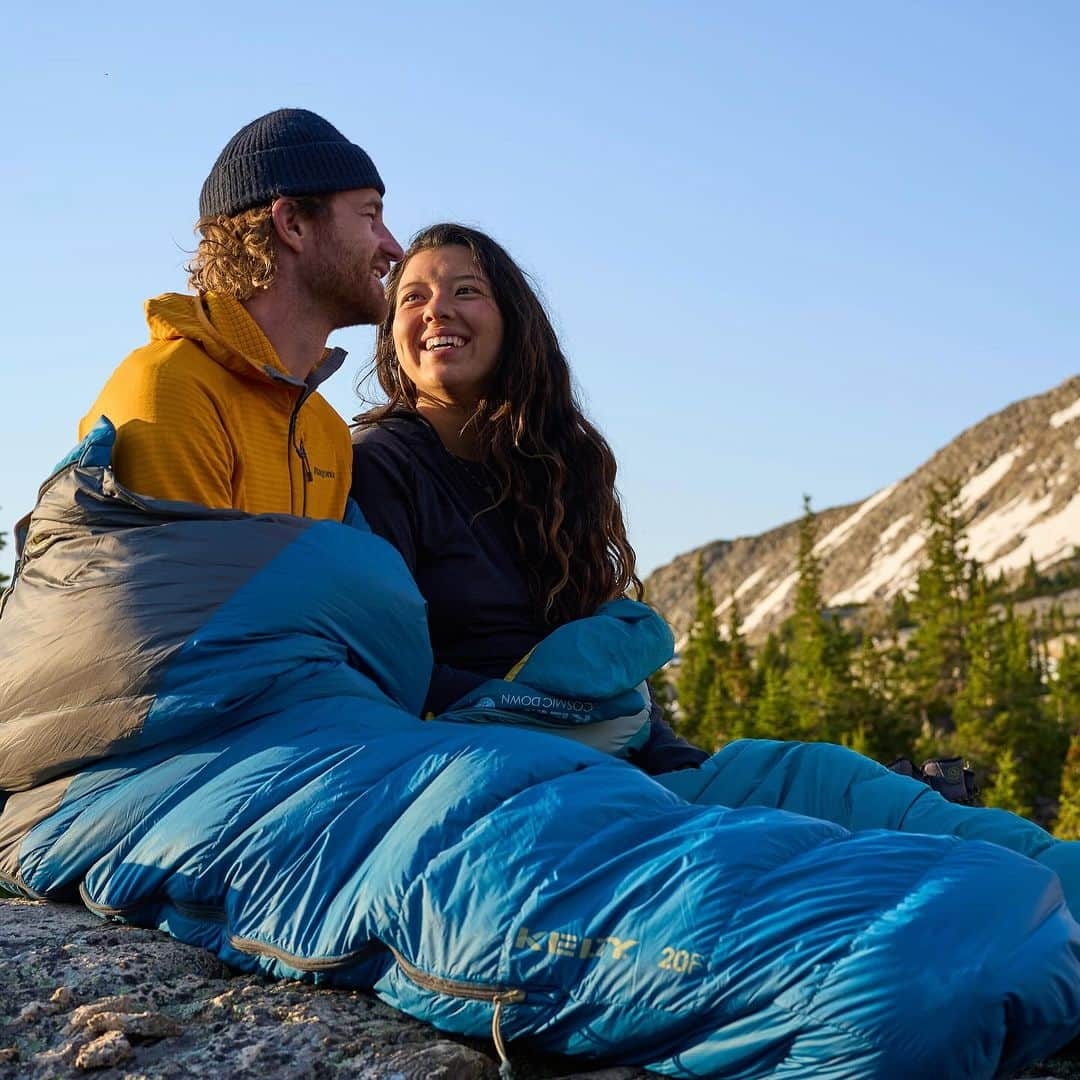 ケルティさんのインスタグラム写真 - (ケルティInstagram)「FLASH SALE! 💫 Get 60% off the Women’s Cosmic Down 20 and 40% off all Late Start Tents and Cosmic Down 0, 20, and 40 Sleeping Bags. Shop today and tomorrow only, so quickly throw on your pack, lace up your hiking boots, and gear up for these HUUUUGE Deals!   #kelty #keltyflashsale #flashsale #builtforplay #keltybuilt #getoutside」10月11日 2時50分 - keltyusa