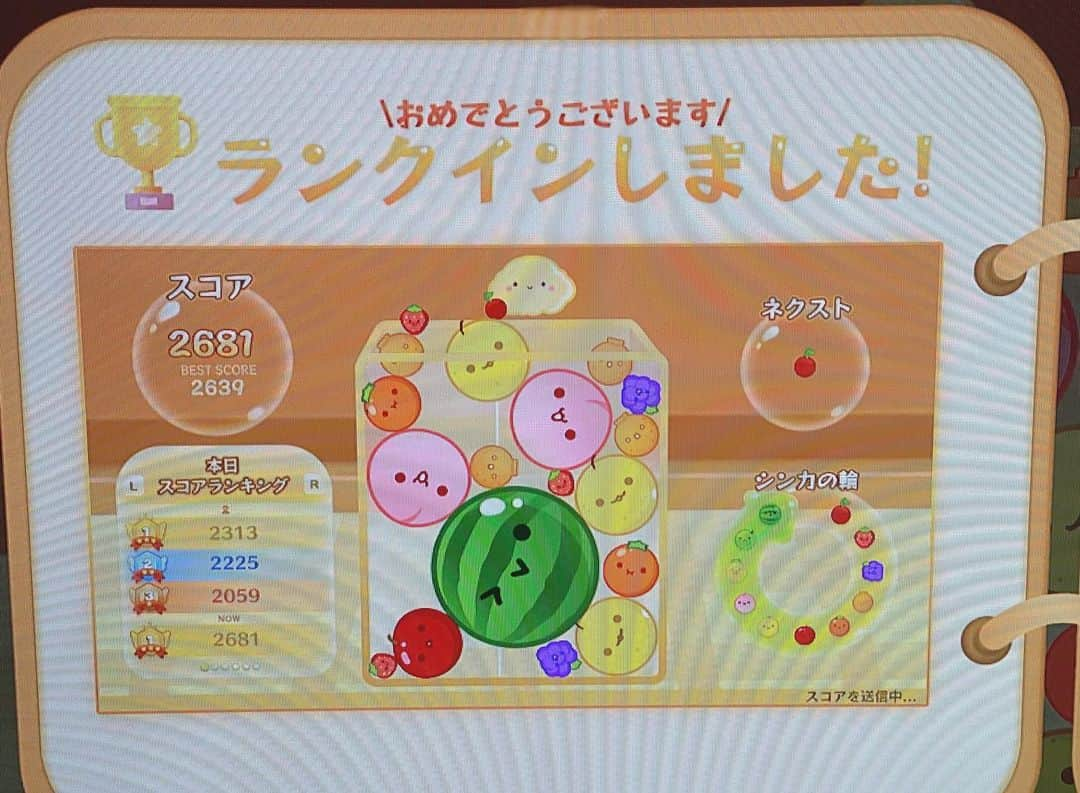 篠原冴美のインスタグラム：「3000どうしたらいくのよ🍉  #スイカゲーム  #switch  #スイカゲーム楽しい」