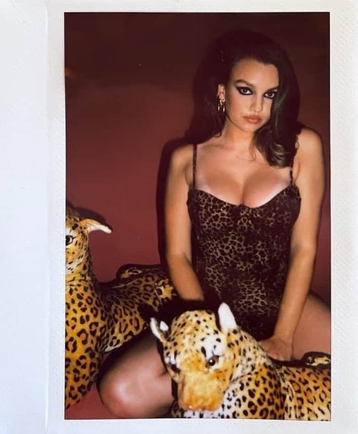 Olivia Browerのインスタグラム：「Roman Empire 🔪🔪」