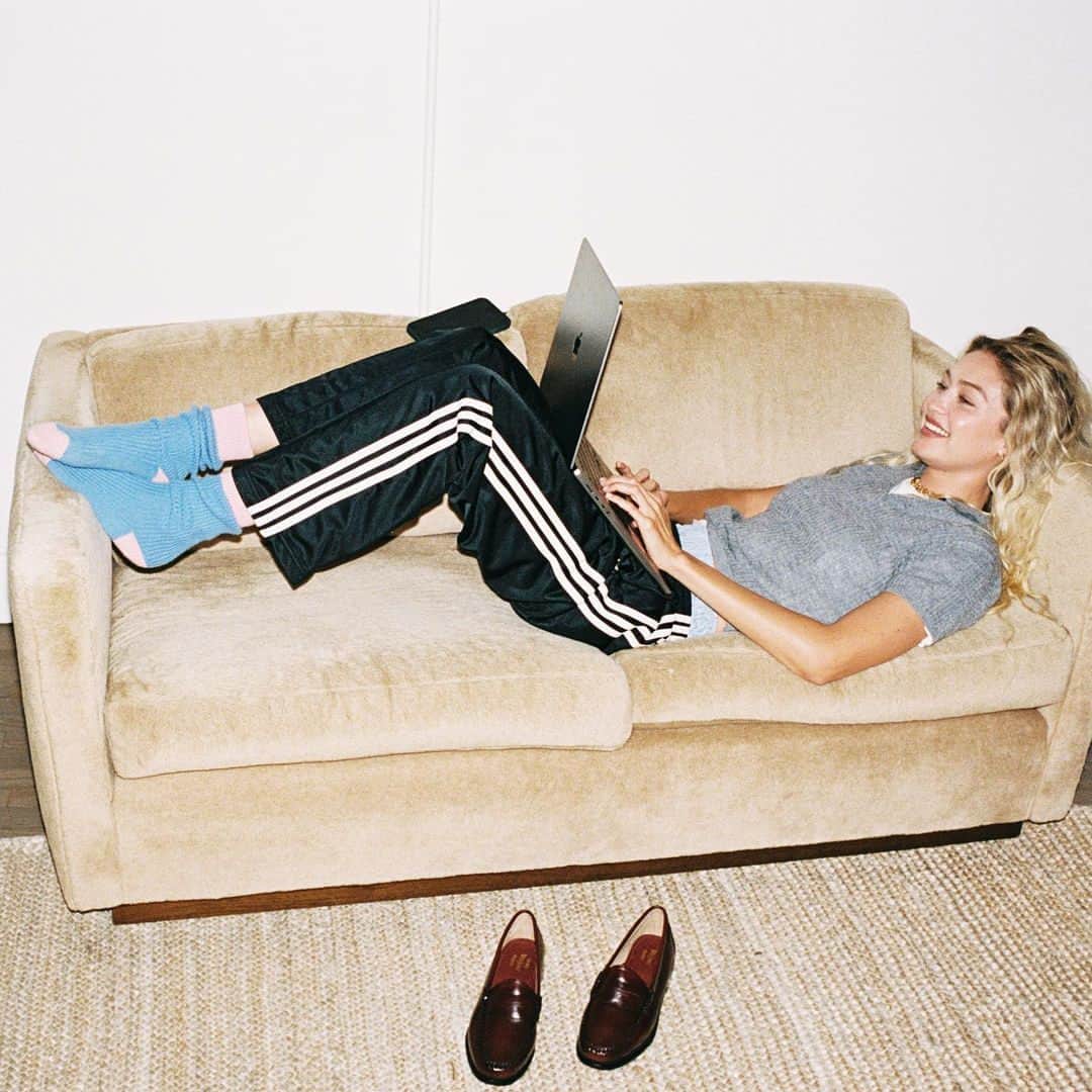Nylon Magazineのインスタグラム：「Get online babes, it's Amazon #PrimeDay. At the link in bio, we've rounded up the best deals you don’t want to miss — with many items up to 50% off.   📸  @antongottlob / @gigihadid」