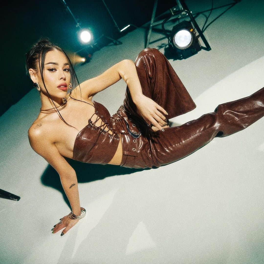 Danna Paolaさんのインスタグラム写真 - (Danna PaolaInstagram)「El eterno deseo de transformarse  @shein_mex #SHEINPower #SHEINxDannaPaola 15% : dannapaola」10月11日 3時59分 - dannapaola