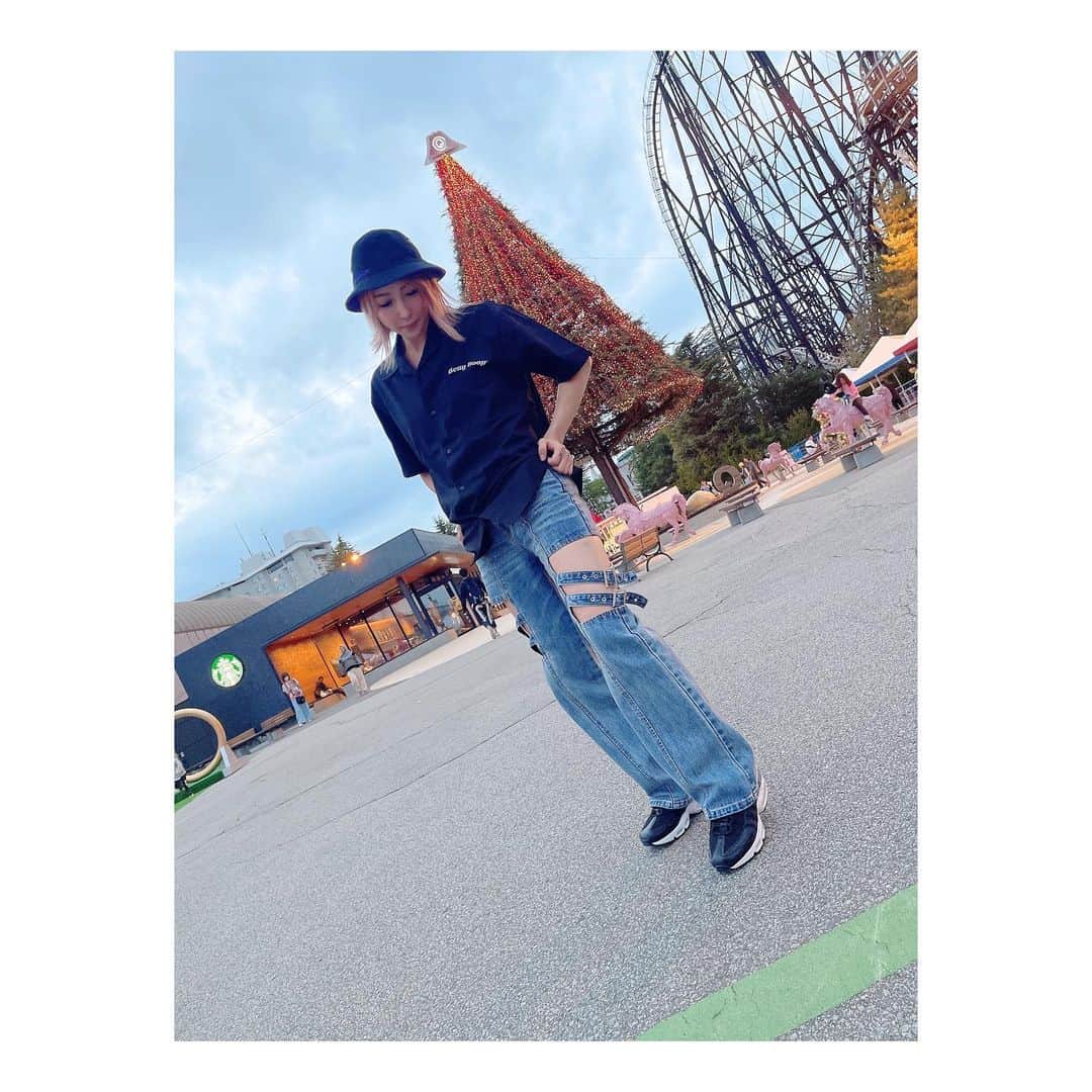 Melty輝さんのインスタグラム写真 - (Melty輝Instagram)「デニムが可愛いから見て‼️ って言う写真🤣  @spiralgirl_official   #最強キャバ嬢だった人#Melty輝#キャバクラ#キャバ嬢#元キャバ嬢#経営者#ホワイトニングサロン#格闘技#キックボクシング#teamAKATSUKI#富士急#デニム#可愛い#SPIRALGIRL」10月11日 3時58分 - glayrinapan