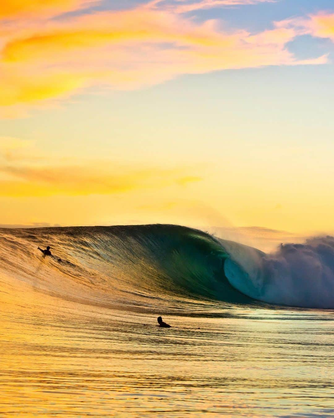 リップカールさんのインスタグラム写真 - (リップカールInstagram)「Today is #WorldMentalHealthDay. ⁠ ⁠ For many of us, surfing plays an important part in keeping our mental health in check. Good mental health is vital to our overall health and well-being. ⁠ Today represents an opportunity to unite behind this year's theme: 'mental health is a universal human right' and to help improve knowledge, raise awareness and encourage actions that promote and protect everyone's mental health as a universal human right.⁠ ⁠ So, If you’re like us and getting in the water is an important part of looking after your mental health, be sure to get out there this week and if you can, encourage your mates and people in your community to join you while you're at it. ⁠ ⁠ #RipCurl #MentalHealthDay #Surfing #TheSearch」10月11日 5時04分 - ripcurl