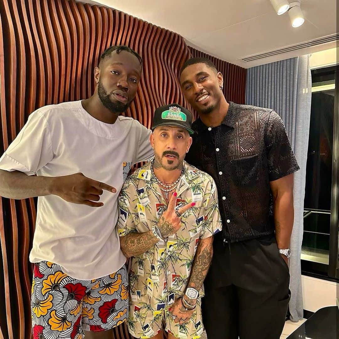 A.J.さんのインスタグラム写真 - (A.J.Instagram)「Had the BEST weekend ever ballin’ with @nbaarabic in Abu Dhabi. What a trip!!!! Thanks to everyone who made it happen!!」10月11日 5時18分 - aj_mclean