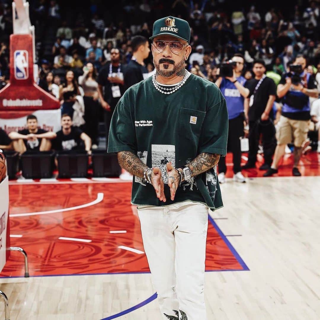 A.J.さんのインスタグラム写真 - (A.J.Instagram)「Had the BEST weekend ever ballin’ with @nbaarabic in Abu Dhabi. What a trip!!!! Thanks to everyone who made it happen!!」10月11日 5時18分 - aj_mclean