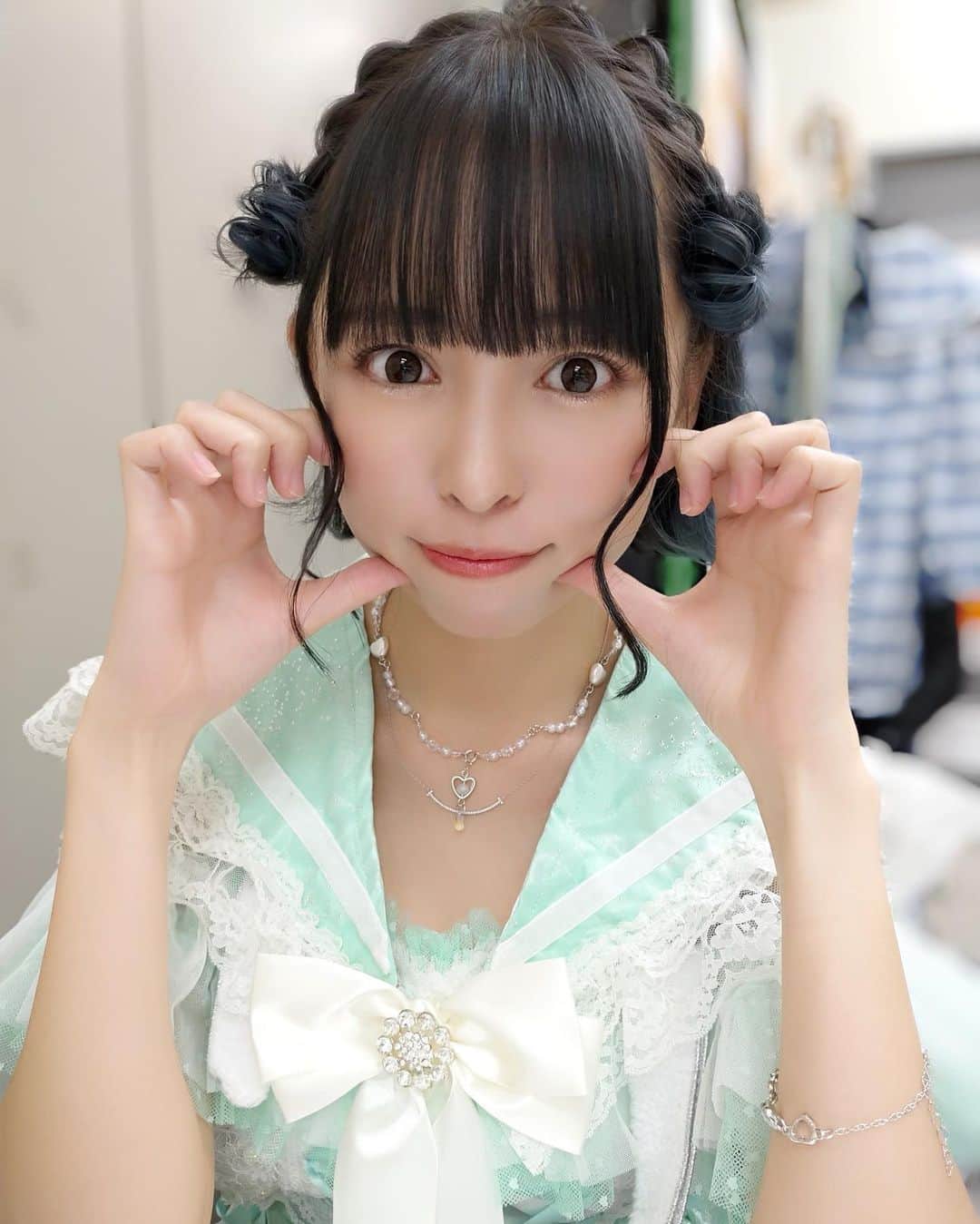寺坂ユミさんのインスタグラム写真 - (寺坂ユミInstagram)「🎀💚  かおりんの生誕衣装着ました🌴  #アイドル衣装#アイドル衣装デザイン#ヘアセット#ボブヘアアレンジ」10月11日 16時08分 - 129ym