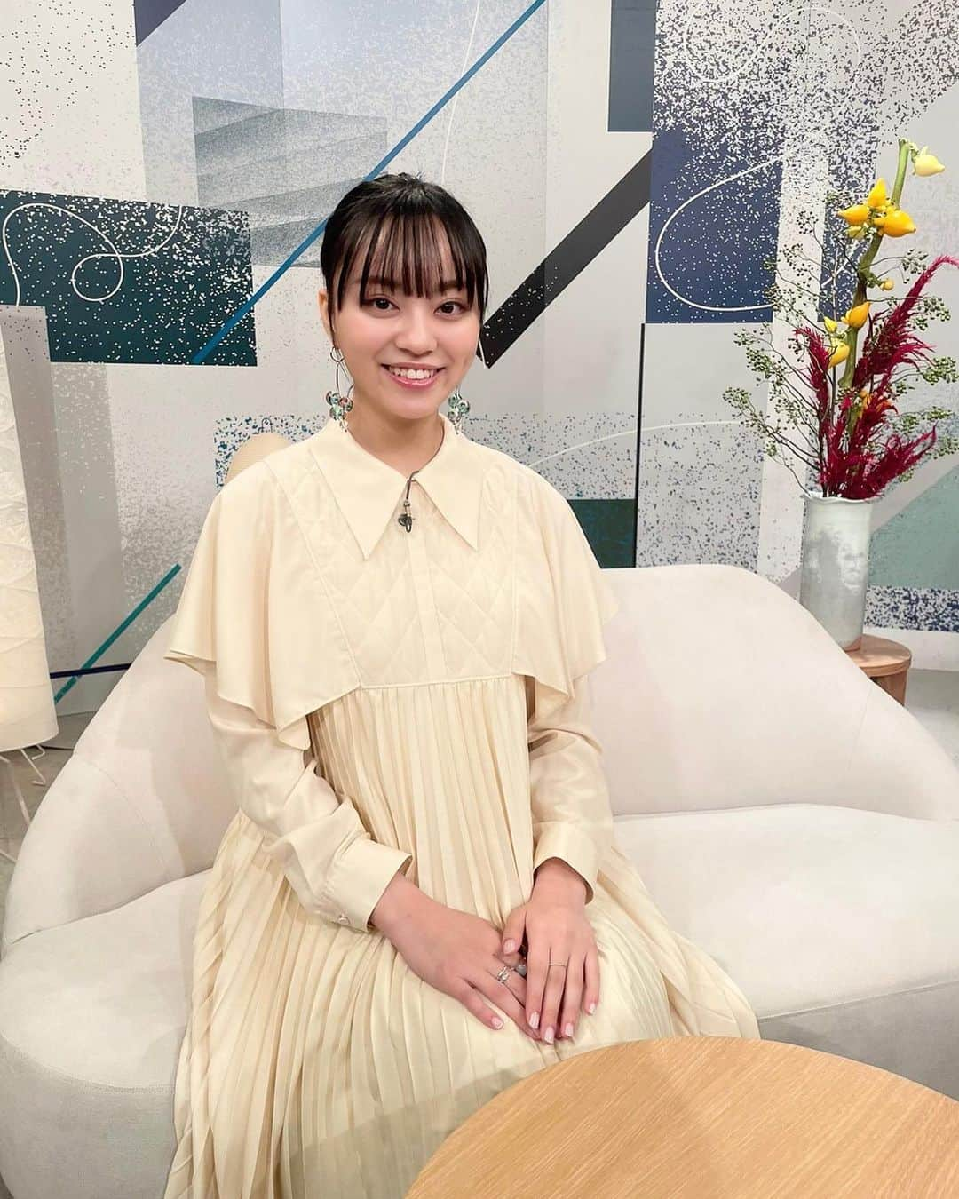 深尾あむのインスタグラム：「今月のNHK短歌も観てくださりありがとうございました。いつも皆さんからの感想とても嬉しいです。だんだん先生や視聴者の方から短歌の成長を褒めていただけて嬉しい！  今月紹介されたあむの短歌はこちら⤵︎   瞳閉じ息吐きゆっくり目を開き  ポニーテールを引っ張り勝負だ  みなさんも是非一緒に短歌作って欲しいなぁ コメントにでも送ってくださいなぁ 来月の放送もお楽しみに！  #nhk短歌」