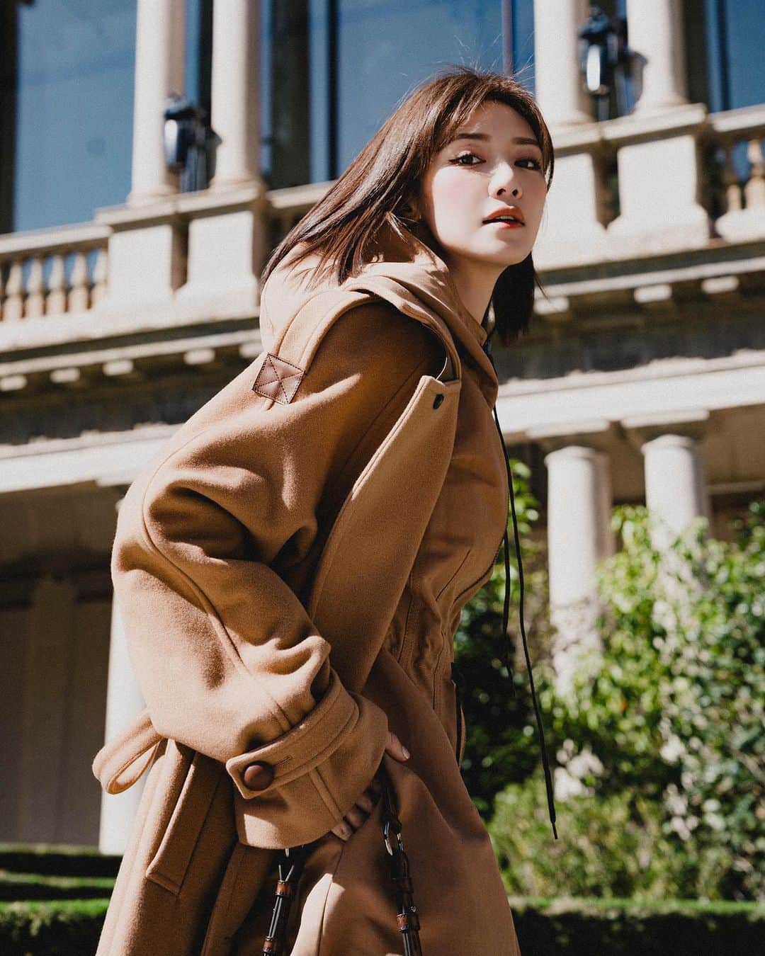 Elva Niさんのインスタグラム写真 - (Elva NiInstagram)「Enjoying my last Sunday at Milan fashion week🧸  #TodsFW23 #Tods #TTimeless @Tods」10月11日 14時47分 - misselvani