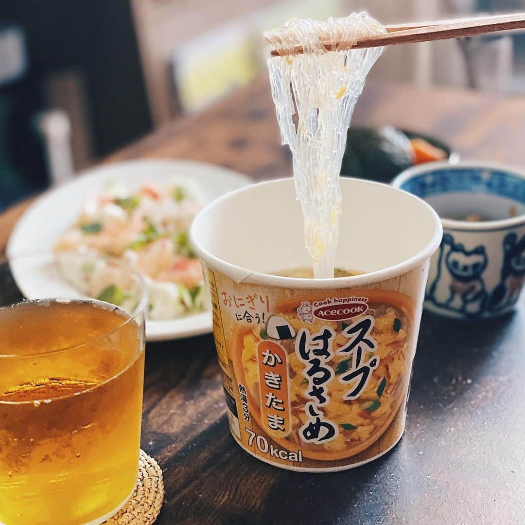 エースコックのこぶたのインスタグラム：「. 今日はかきたま☆ その日の気分でスープはるさめの味を変えてみよう☺  Special Thanks!📷 @__________.hm  #あさはる #おにはる #エースコック #スープはるさめ #麺好きと繋がりたい #春雨 #カップスープ #おにぎり #パン #朝ごはん #ランチ #サンドイッチ #パン 4日前」