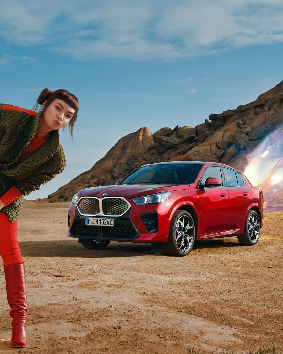 BMWのインスタグラム：「Make it an experience. Make it real. The first-ever BMW iX2 × @lilmiquela. 100% electric.   #THENEWiX2 #BMWiX2 #BMW #BMWi #BMWElectric __ BMW iX2 xDrive30: Combined power consumption: 17.7–16.3 kWh/100 km. Combined CO2 emissions: 0 g/km. Electric range: 417–449 kilometers. All data according to WLTP. Further info: www.bmw.com/disclaimer」