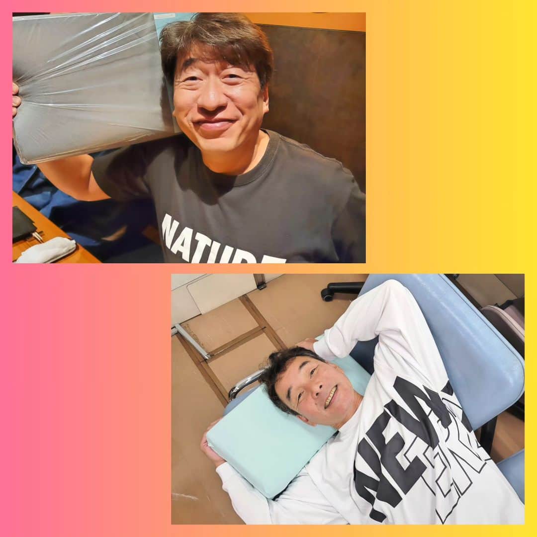 ダチョウ倶楽部のインスタグラム：「枕を頂きました！⁡ ⁡ ⁡これから使用させて頂きます。⁡⁡ ⁡⁡ ⁡2人とも喜んでいました。⁡ ⁡⁡ ⁡ありがとうございます！⁡⁡ ⁡⁡ ⁡リーダーが着ているNEWERAさんも頂きものです！(笑) ⁡⁡ ⁡ #ダチョウ倶楽部⁡ ⁡ #藤久の枕⁡ ⁡ #藤久⁡ ⁡ #山田朱織枕研究所⁡ ⁡ #newera ⁡⁡⁡⁡ ⁡ ⁡」