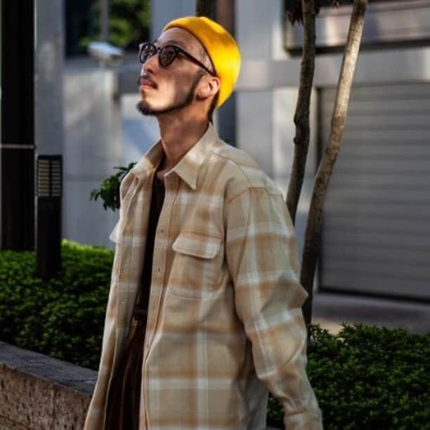 インディビジュアライズド シャツのインスタグラム：「Great outfit for the day. USONIAN GOODS STORE @usoniangoodsstore   comment: ・Shirt:INDIVIDUALIZED SHIRTS ・Tops:LADY WHITE Co. ・Pants:Vintage ・Belts:Tory Leather ・Shoes:Clarks ・Cap:FILSON ・Eyewear:NATIVE SONS  #individualizedshirts  #americantraditional  #madeinusa #ivystyle #mensfashion #mensstyle #スタイリング　#ファッション」
