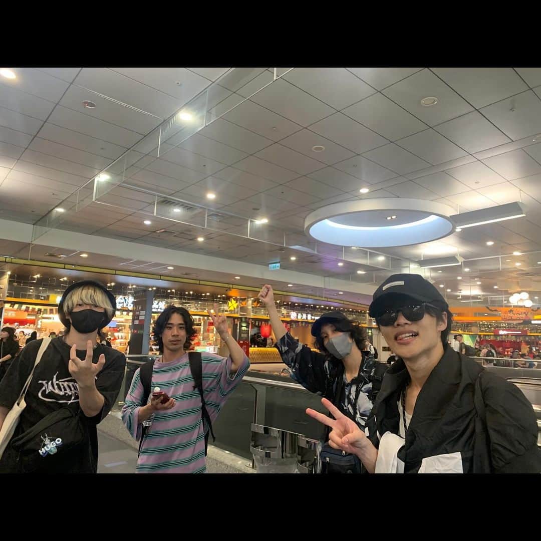 神はサイコロを振らないのインスタグラム：「台灣超讚! 我愛高雄&台北!  @takaorocktw  #神不擲骰子 #神サイ #台湾 #高雄」