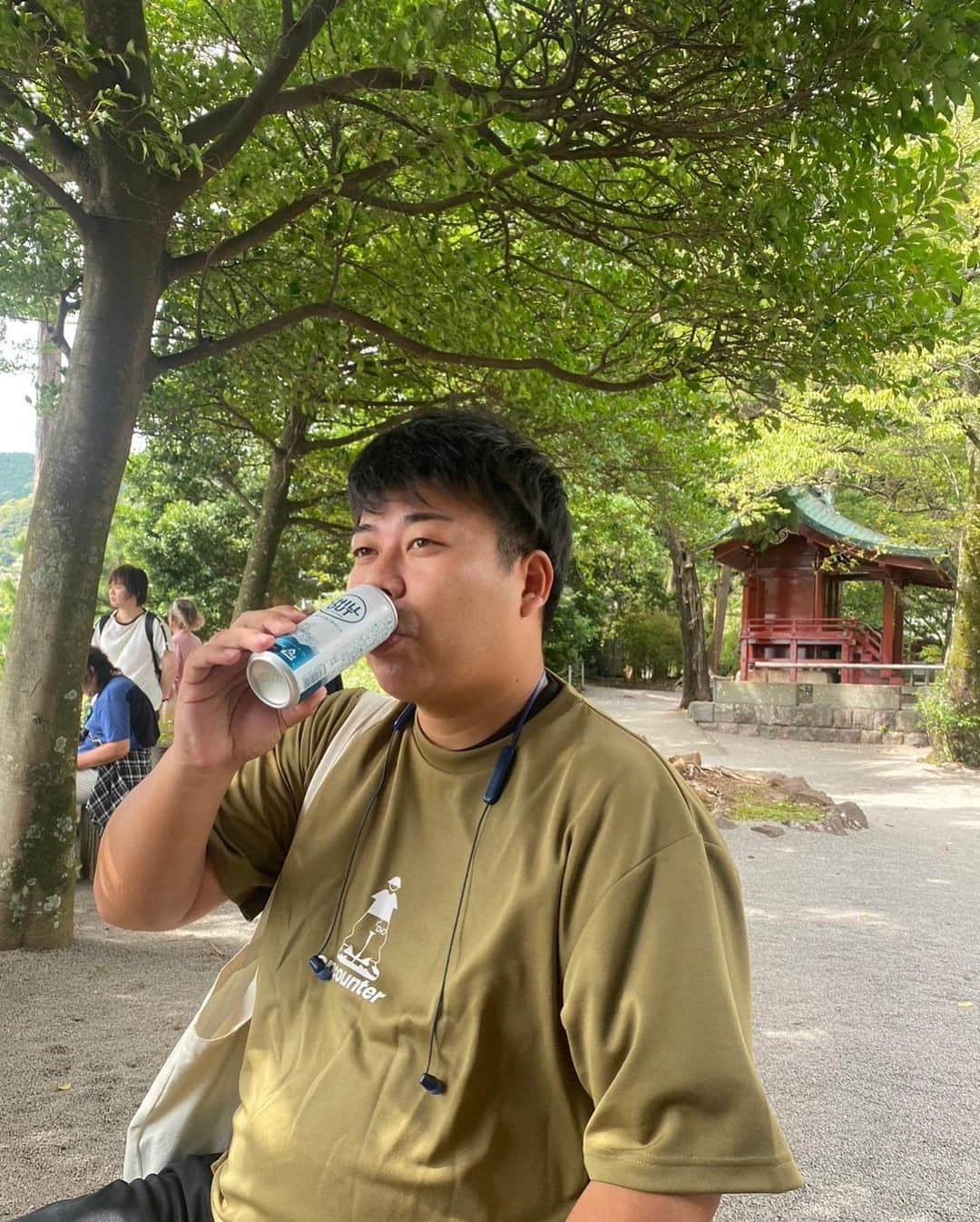 野球YouTuber向さんのインスタグラム写真 - (野球YouTuber向Instagram)「・  神社系YouTuber向 熱海のお勧めパワースポット  来宮神社〜伊豆山神社〜 日本三大古泉の走り湯に 1年振りに上陸⚾︎  来宮神社はパワーアップしてるし 伊豆山神社ではネコちゃんが 爆睡するほどの居心地の良さで chill outでチルってきた ぜひ訪れてみて下さい⚾︎  #神社巡り #来宮神社  #伊豆山神社 #走り湯  #パワースポット #ムコウズ #人間パワースポット #神社系YouTuber #草」10月11日 15時53分 - 89youtuber_muko