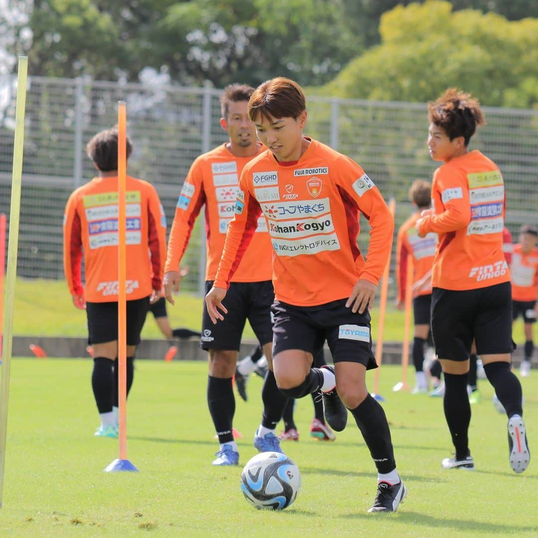 レノファ山口FCさんのインスタグラム写真 - (レノファ山口FCInstagram)「10月11日 トレーニング #renofa #池上丈二 #成岡輝瑠 #前貴之 #平瀬大 #生駒仁 #大槻周平 #神垣陸 #田中稔也」10月11日 16時02分 - renofa_yamaguchi