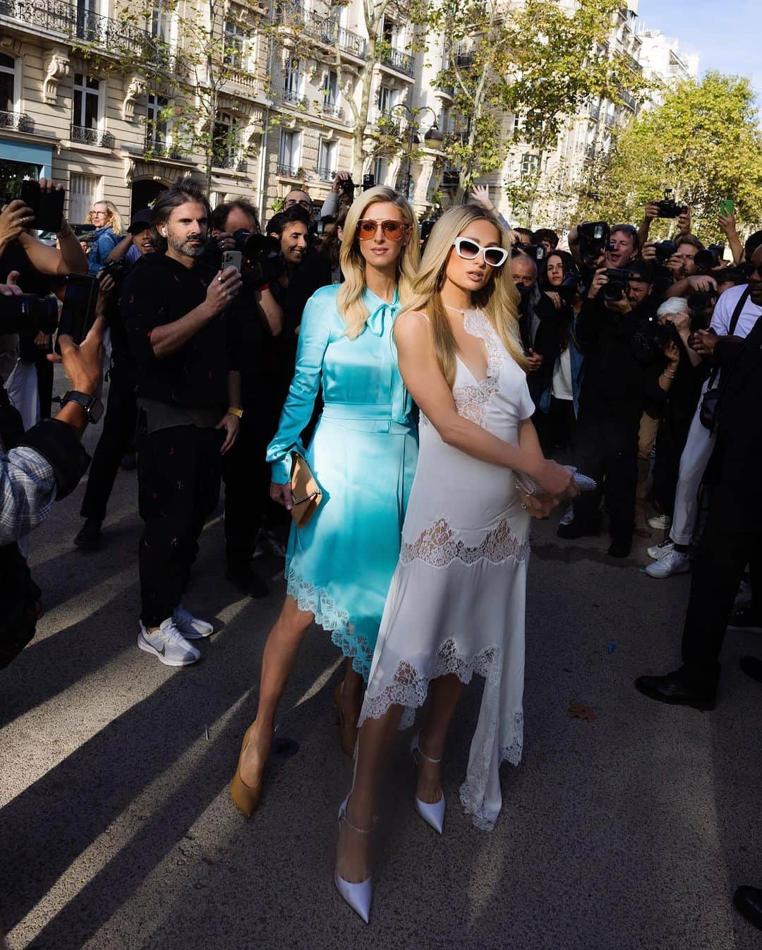 パリス・ヒルトンさんのインスタグラム写真 - (パリス・ヒルトンInstagram)「Congratulations @StellaMcCartney on a beautiful collection. I love your commitment to sustainability and making this world a better place through fashion.💗 💕✨ #PFW」10月11日 7時27分 - parishilton