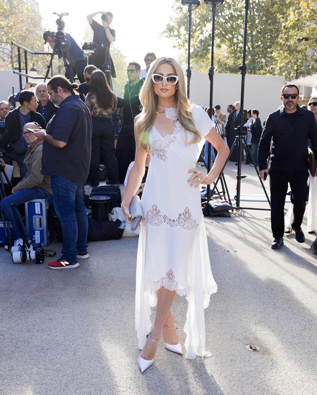 パリス・ヒルトンのインスタグラム：「Congratulations @StellaMcCartney on a beautiful collection. I love your commitment to sustainability and making this world a better place through fashion.💗 💕✨ #PFW」