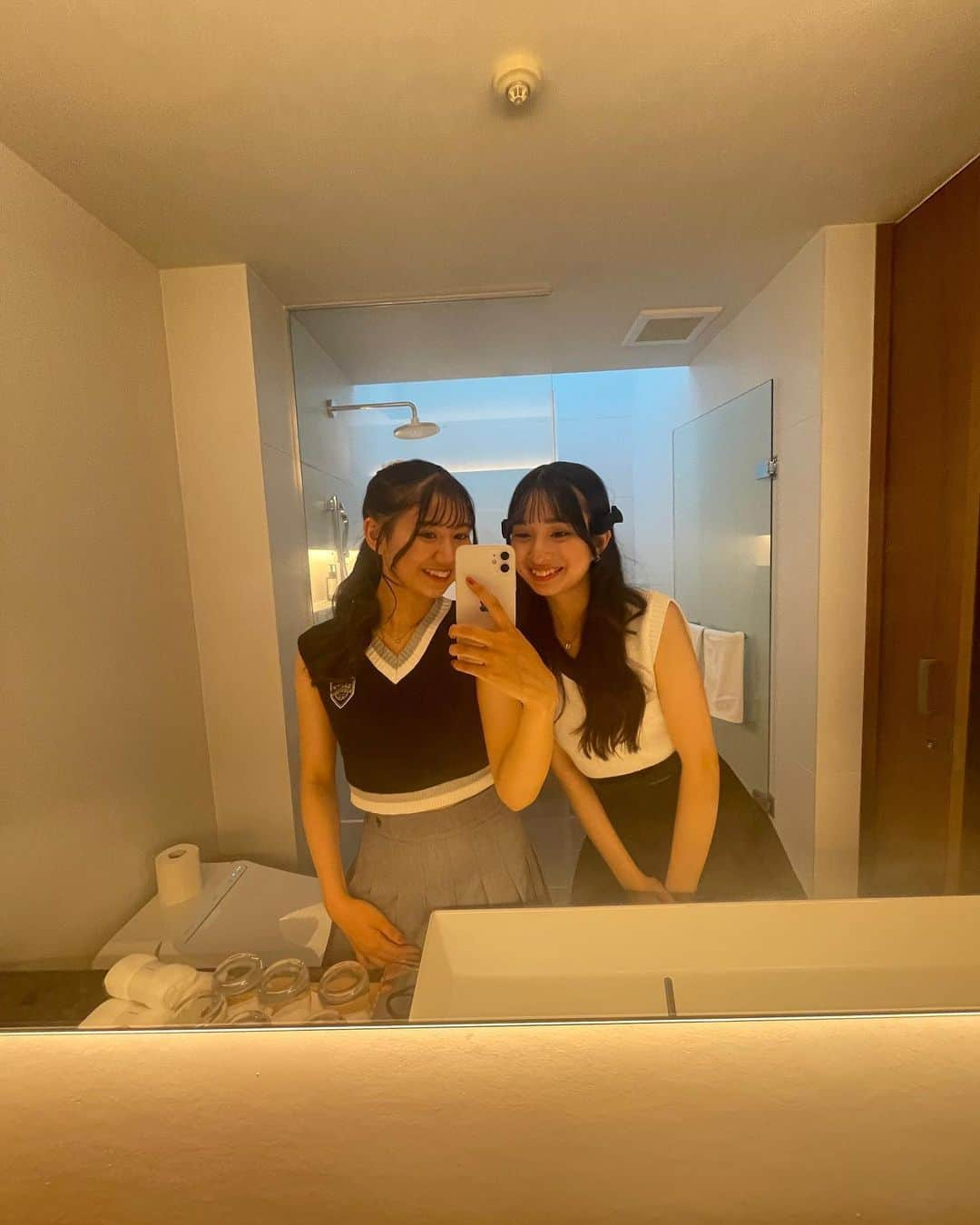 天海ありいさんのインスタグラム写真 - (天海ありいInstagram)「双子こーで👯‍♂️🤍」10月11日 7時44分 - ally__1020