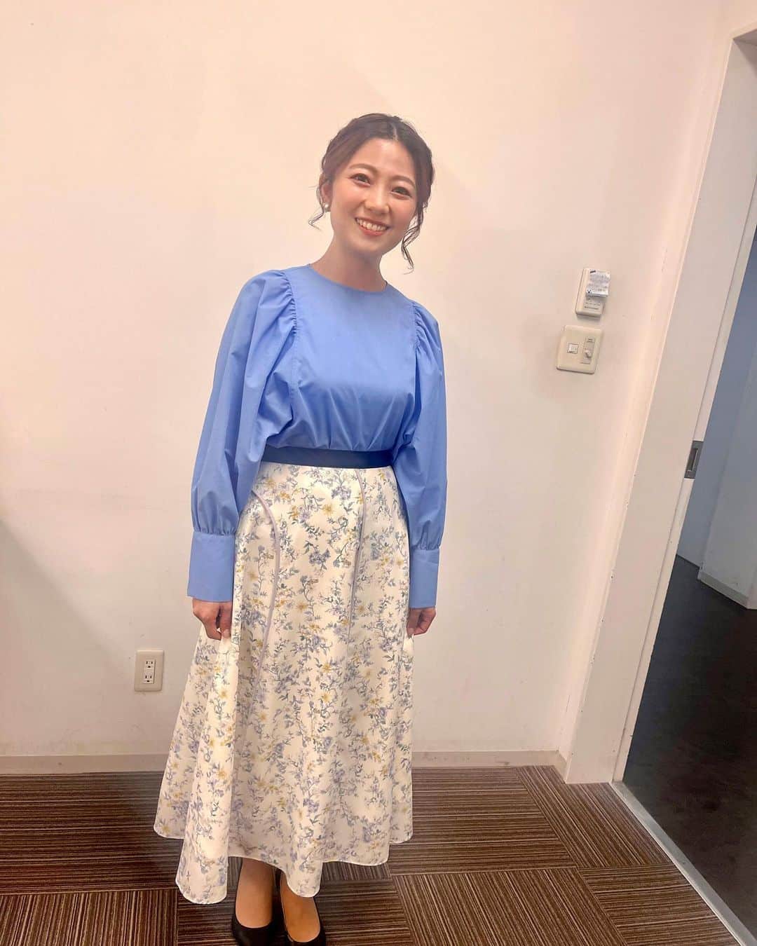 川崎優のインスタグラム：「. . 10.11  バリはやスタジオ衣装です☺︎ とってもさわやか。 さわやか３組🍃  #さわやか３組　　 #わかるあなたはおおよそ同世代かも #懐かしのドラマ　 #バリはや」