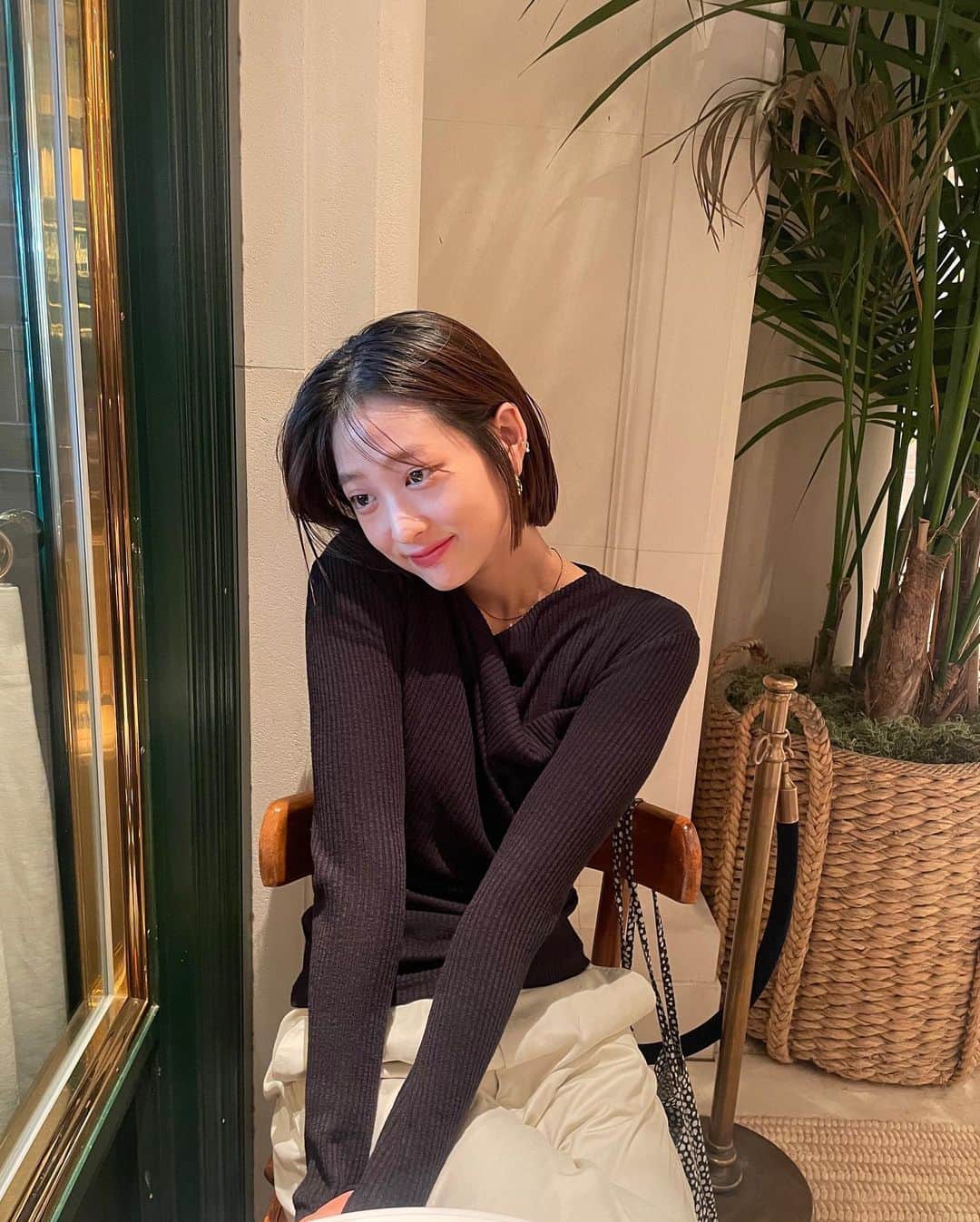 ペ・ヌリのインスタグラム：「3. 이번 일정을 함께 해준 룸메 : 파스, 마스크팩 🦥」
