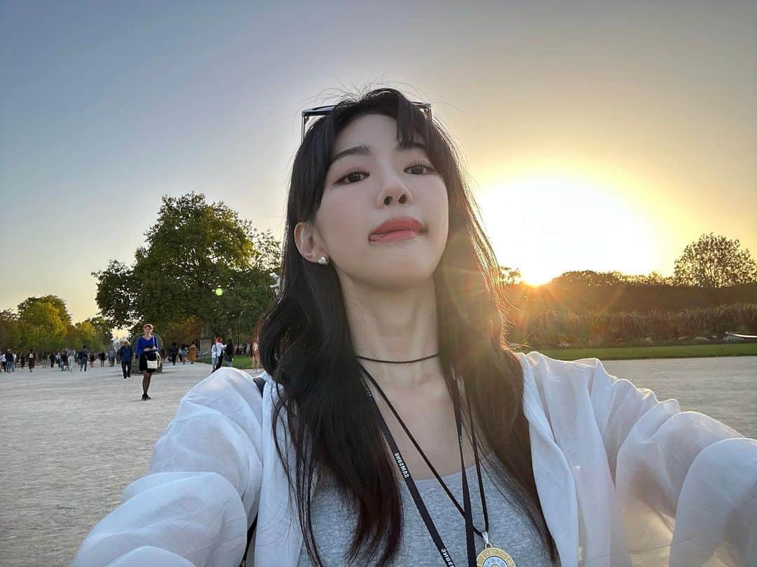 キム・ヨンソのインスタグラム：「🖤」