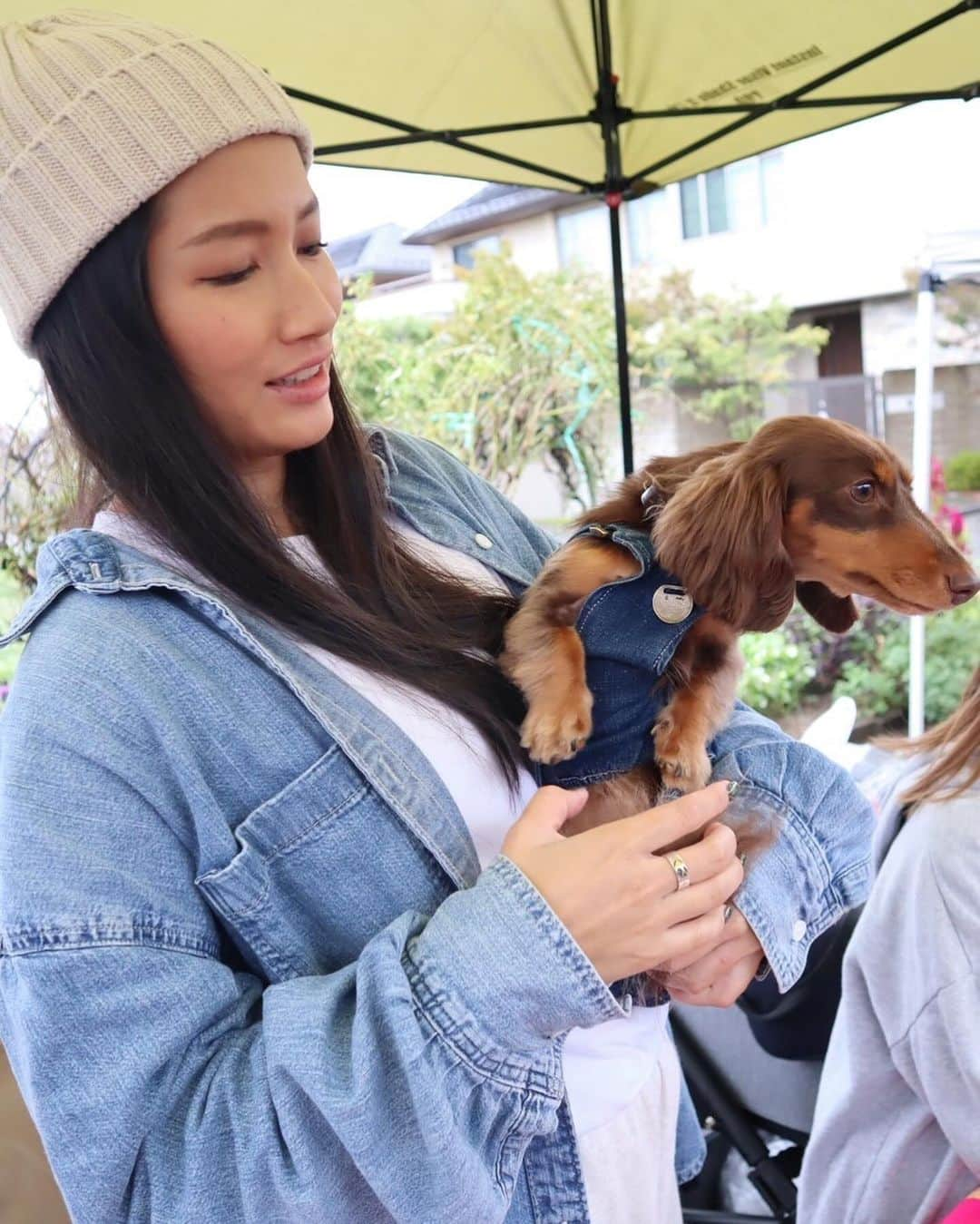 清水香澄さんのインスタグラム写真 - (清水香澄Instagram)「. @inu_vege  三連休はイヌベジ出店でした🐶🥕  関わった全てのみなさまに感謝♪ マルシェとかイベントって ほんっとーにたくさんの人たちが 動きまくって成り立っているんだなと実感。  仲良くしてくれた周りの出店者さん 一緒に出店してくれたUNATOさん 会いにきてくれたみなさま 本当にありがとうございました👶🏽  今週末は尼崎デス！ 11月末まで毎週出店続きます！  ご都合合えばみなさま 会いにきてネ、よろしくっ🩷  @toy_factory_official  @wans.team  @yasubei.nagara  @unato_hirono」10月11日 9時12分 - kasumin_0107