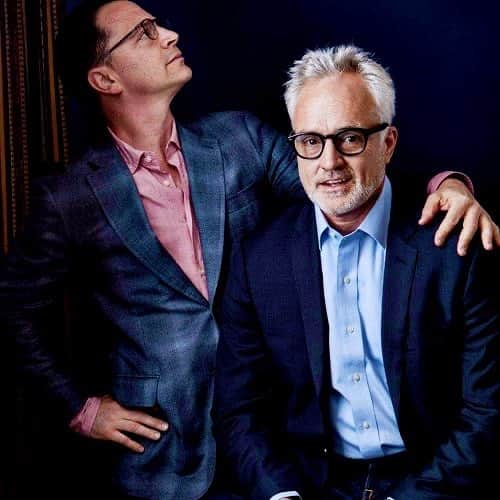 ジョシュア・マリーナさんのインスタグラム写真 - (ジョシュア・マリーナInstagram)「Sending unironic birthday wishes to @bradleywhitford.」10月11日 9時25分 - joshmalinasjoshmalina