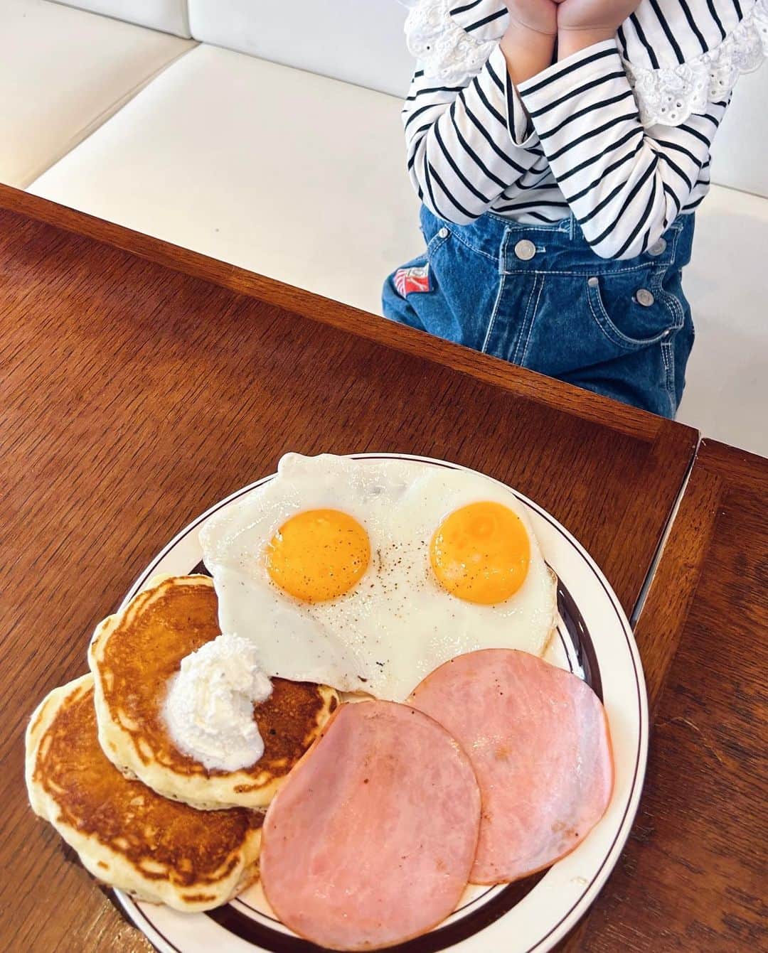 斎藤菜々子さんのインスタグラム写真 - (斎藤菜々子Instagram)「. とある1日。 一緒にパンケーキとフレンチトースト食べた日🥞  どうしても下の子中心になりつつあるからたまにはお姉ちゃんの日も作らないとね👧🏽💘」10月11日 9時35分 - nanacoco.7