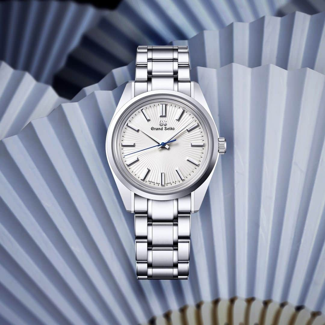 Grand Seikoさんのインスタグラム写真 - (Grand SeikoInstagram)「【New product】 #SBGW297 #SBGW299 The 44GS with a radiating dial pattern  The 44GS, the watch released in 1967 that was the first to fully embody the Grand Seiko Style, has evolved into a modern model with contemporary practicality. The SBGW297 is a manually wound mechanical model that features the smallest case diameter of the 44GS lineup at 36.5 mm.   Its radiating pattern is created from a series of flat surfaces reminiscent of a folding fan, harmonizing with the 44GS case in a design that points to the roots of the Grand Seiko Style. A vivid, thermally blued steel seconds hand marks time against the patterned white dial.  #grandseiko #thenatureoftime #aliveintime」10月11日 18時00分 - grandseikoofficial