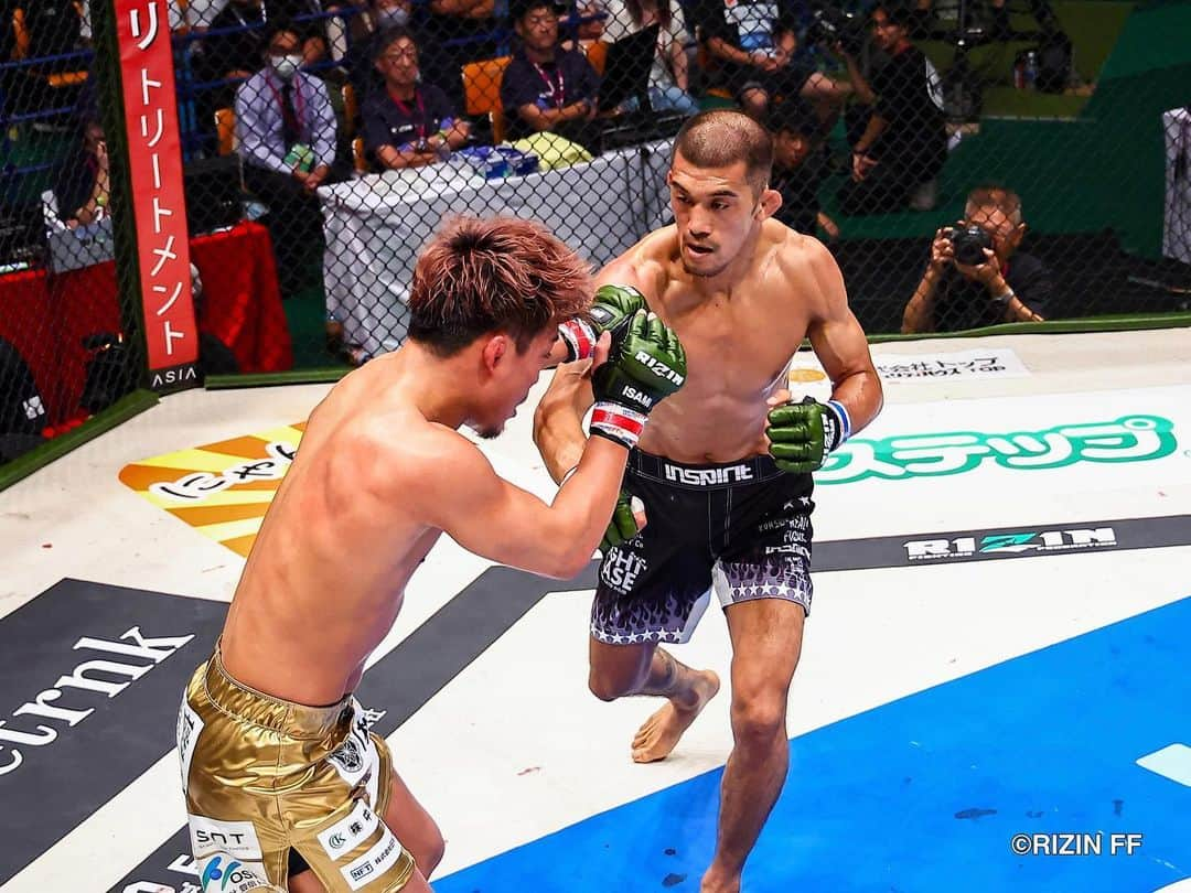 RIZIN FF OFFICIALさんのインスタグラム写真 - (RIZIN FF OFFICIALInstagram)「#RIZIN_LANDMARK6 Match,12 “𝐒𝐜𝐫𝐚𝐦𝐛𝐥𝐞 𝐃𝐞𝐛𝐮𝐭 𝐖𝐢𝐧” ---------------- @shokohsato defeats @shinobu_ota_mma by Split Decisions.(1-2) #rizin #rizinff #mma #fighter」10月11日 13時00分 - rizin_pr