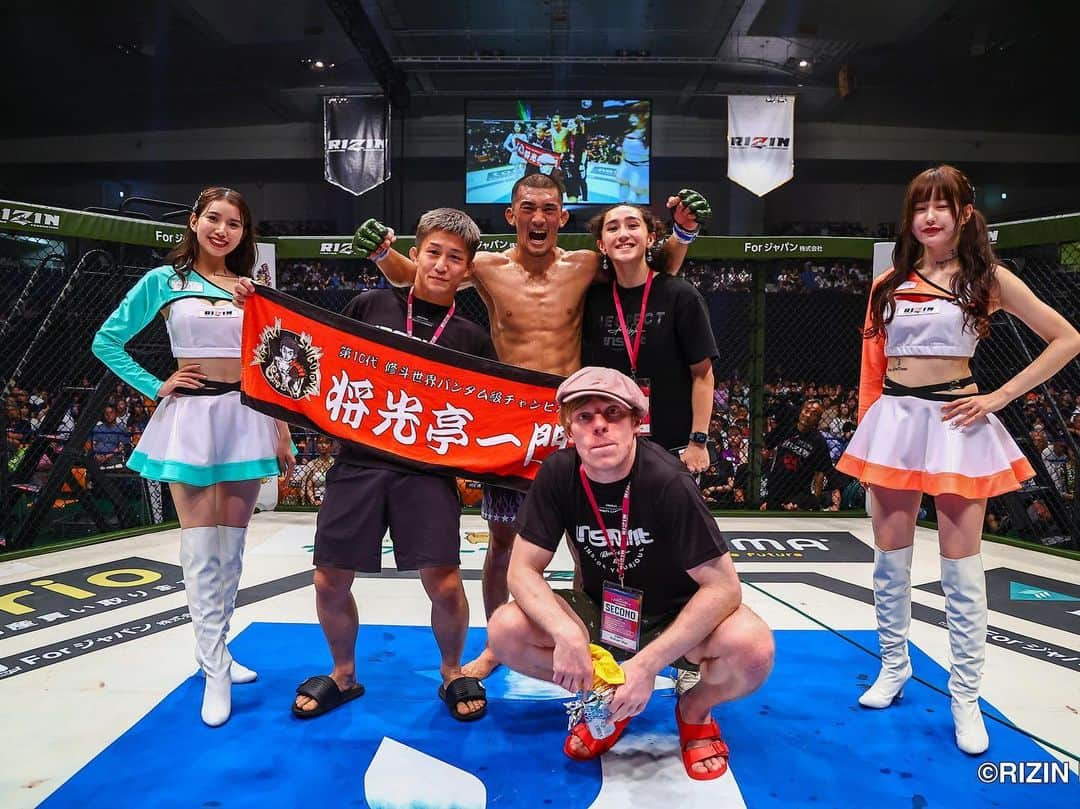 RIZIN FF OFFICIALさんのインスタグラム写真 - (RIZIN FF OFFICIALInstagram)「#RIZIN_LANDMARK6 Match,12 “𝐒𝐜𝐫𝐚𝐦𝐛𝐥𝐞 𝐃𝐞𝐛𝐮𝐭 𝐖𝐢𝐧” ---------------- @shokohsato defeats @shinobu_ota_mma by Split Decisions.(1-2) #rizin #rizinff #mma #fighter」10月11日 13時00分 - rizin_pr