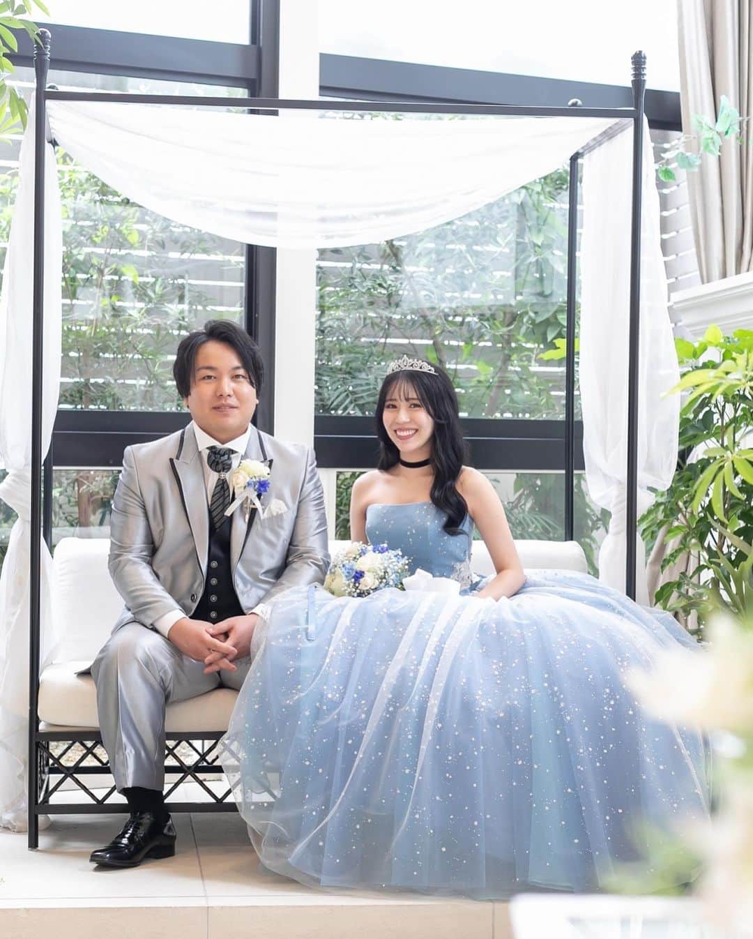 アルカンシエルグループさんのインスタグラム写真 - (アルカンシエルグループInstagram)「【披露宴会場エクラでの前撮りPhoto】  螺旋階段が美しい披露宴会場『エクラ』での前撮り撮影は、撮りどころ満載🩷 会場内はもちろん、螺旋階段や室内ガーデンなど、どこで撮っても絵になります🥰  こだわりの衣裳やアイテムと共に、是非素敵な1枚を残して下さいね📸✨  ......................................  「 #感謝を式のまんなかに。」  式を通じて、今いちばん伝えたいもの。 それはきっと、言葉だけじゃ足りない 「ありがとう」の気持ちで最高のおもてなしを…。  大切なゲストと一緒に作り上げる結婚式 専任のプロデューサーがおふたりの想いを形にします。  ◾️各会場アクセス抜群の好立地 ◾️おふたりやご家族らしさを大切にしたお料理が定評 ◾️いつもおふたりに寄り添うプロデューサー ◾️理想の演出でゲストにサプライズ  お問い合わせはプロフィールURLより💌 @arcenciel.wedding  ......................................  #アルカンシエル #結婚式 #結婚式場 #ゲストハウス #結婚式準備 #披露宴 #ウエディング #ウェディング #プレ花嫁 #プレ花嫁さんと繋がりたい #結婚式場探し #花嫁レポ #披露宴会場 #結婚式レポ #ウェディングレポ  #アルカンシエルluxemariage名古屋  #前撮り #披露宴入場」10月11日 11時48分 - arcenciel.wedding