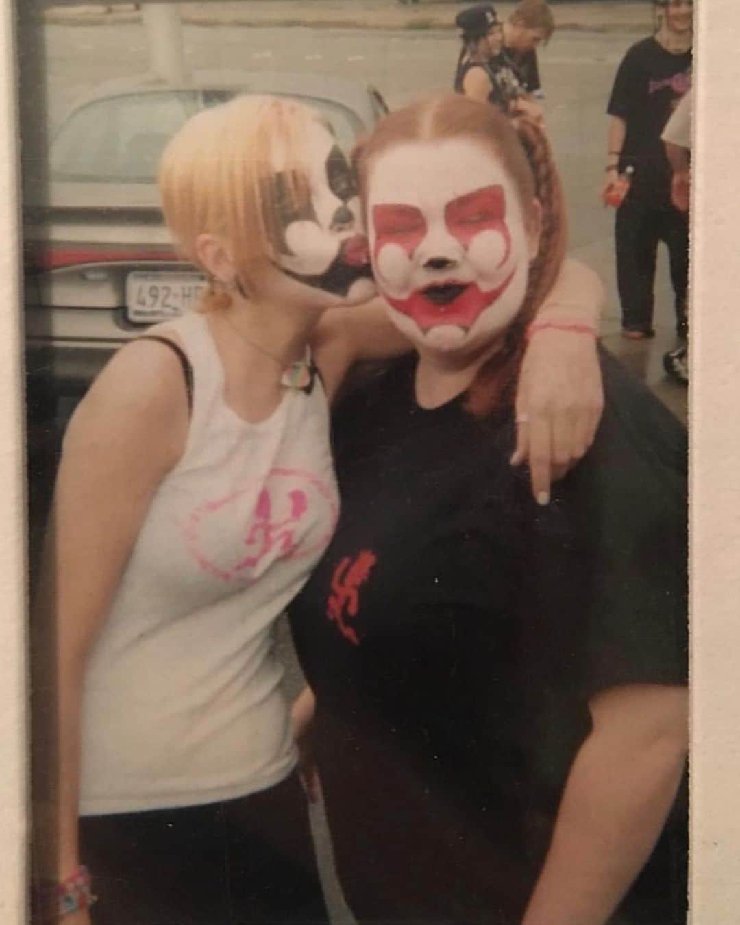 Ashley Smithさんのインスタグラム写真 - (Ashley SmithInstagram)「Yay I can finally talk about  @offrampfilm because we just got our #sagaftrainterimagreement ⭐️ y’all this unhinged, full of love, full of laughs story of two juggalos on their way to the gathering, is finally having its WORLD PREMIERE! 🌎🍿 ~Oct. 28th Poland @splatfilmfest  And then ~ US premier Nov.4th  @neworleansfilmfestival Saturday night 👏🏼👏🏼👏🏼  I grew up in East Texas hanging with Juggalos as a teenager. I was “Down with the clown” as they say. The thing that stood out the most to me amongst the Juggalos was the LOVE, the sense of Family, and of course the FAYGO showers. There’s something so primal about painting one’s face and letting soda rain down from the sky as you bounce to wicked rhymes with your people. The feeling will forever be burned into my memory. So I’m Honored to be able to play Eden in this twisted story of finding love and acceptance in this messed up world.   @damnathan @tim_cairo @bronmoyi @jonnieozz @turnerschofield @therealashsmith @thereeddiamond @miles_doleac @mr_bankens @emmatrancesgrantham @theoduscrane @nedyousef @rhondajohnsondents @thelauracayouette @jeremylondonactor @kateadair_official @fabiolandrade @toora.loora.laura @13friends @dimitrinzerem @attaboiwuzhere @kurttape @tapebarbara @princeable_photography @_chris.wickline_@aidandykes @pile.a.aila @andrew_m_deritter @apexpostproduction @kyotocolor @blaze_heru @no.ell.dominick @tmlaproos @brandonny33 @rickgnelson @jenikakolacz @meg_makeupfx @hsalvaggio @kingbouton @clayton_n_ji @dubdoodle @onthehuntcasting @larrytape @kataleaford @thedimarcopolo @miss.sandyparker @cuppajoe504 @scarboroughdane @warrentape @katenhofstetter @elise.tate @amywaksmonski @nitrotheflash @savantcarlos @virg. _of_ tears @alex_kissel @kennedyremotes @majic_sean @evan_eastham @ooooooowen @joebrandtmedia @roansmithdesigns @theinkwellpress @flo_resolution @jimmythehairguy @realmankini @faygoluversheaven @rageedyann」10月11日 11時49分 - therealashsmith