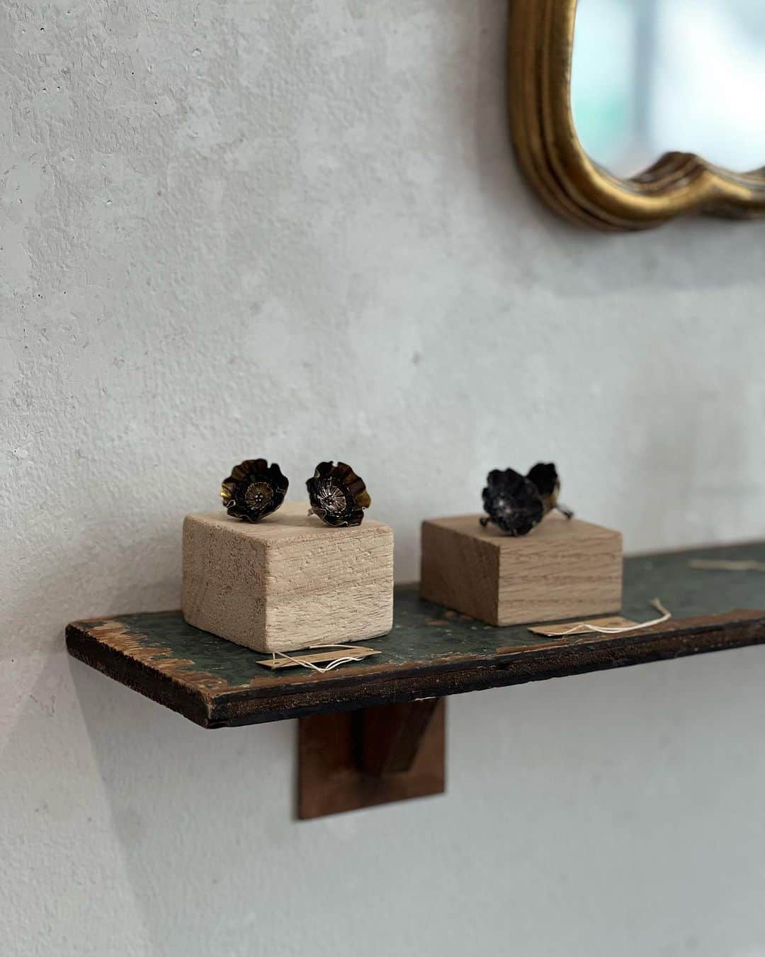 Art Mall（アートモール）さんのインスタグラム写真 - (Art Mall（アートモール）Instagram)「野村知紗子 個展 「ぼくらの忘れもの」 Chisako Nomura Exhibition 2023年10月10日(火)～10月15日(日)  12:00～20:00（最終日17:00終了） 会場：アートモール  This week's exhibition Chisako Nomura Solo Exhibition November 10 tue - November 15 sun, 2023 artist : NOMURA Chisako tue - sat 12pm-8pm  (sun 12pm-5pm)  #野村知紗子 #のむらちさこ #ChisakoNomura #アクリル画 #油彩画 #油彩色鉛筆 #幻想画 #彫金アクセサリー #彫金アクセサリー #金工 #シルバーアクセサリー #アート購入 #インテリアアート #アートのある暮らし #アート購入 #contemporaryart #日本橋 #三越前 #アートモール #artmall #アートショップ #artshop https://www.artmall.tokyo/」10月11日 11時49分 - artmall_tokyo