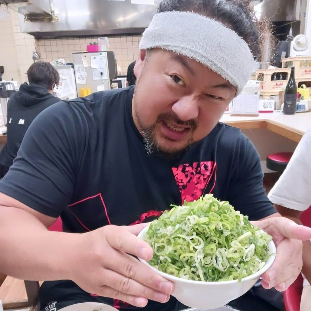 吉田隆司さんのインスタグラム写真 - (吉田隆司Instagram)「まるやすらーめん美味すぎる🍜釈羅不！ #dragongate #prowrestling #foodstagram #ドラゴンゲート #プロレス #ラーメン #まるやすらーめん #灘区 #グルメ #釈羅不」10月11日 12時02分 - yoshidatakashidg