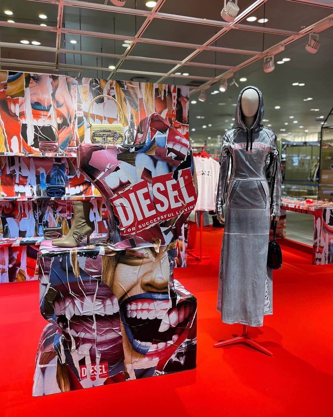 HANKYU.MODEさんのインスタグラム写真 - (HANKYU.MODEInstagram)「. 𝐃𝐈𝐄𝐒𝐄𝐋 𝐄𝐗𝐂𝐋𝐔𝐒𝐈𝐕𝐄 𝐏𝐎𝐏 𝐔𝐏 𝐒𝐓𝐎𝐑𝐄 At 3F CotocotoStage31 Until 10/17  「DIESEL（ディーゼル）」 2023年秋冬カプセルコレクションを中心としたポップアップストアを開催。 2023年春夏シーズンのイベント限定コレクションに続き、秋冬でも日本のポップアップストア限定が登場。丹念な職人技術で、アート作品のような珍しいデニムのアーカイブコレクション“ディーゼル・デニムギャラリー”を彷彿させる仕上がりが特徴。 長年かけて培ったクラフツマンシップとデニムの知識を現代の美学に反映させたイタリアンメイドのコレクション。  詳しくはプロフィールURLをチェック！@hankyumode  #ディーゼル #diesel  #hankyumode #hankyu #阪急うめだ本店 #阪急本店 #うめはん #ファッション #デニム #hankyumode23aw #23AW #新作 #디젤」10月11日 12時05分 - hankyumode