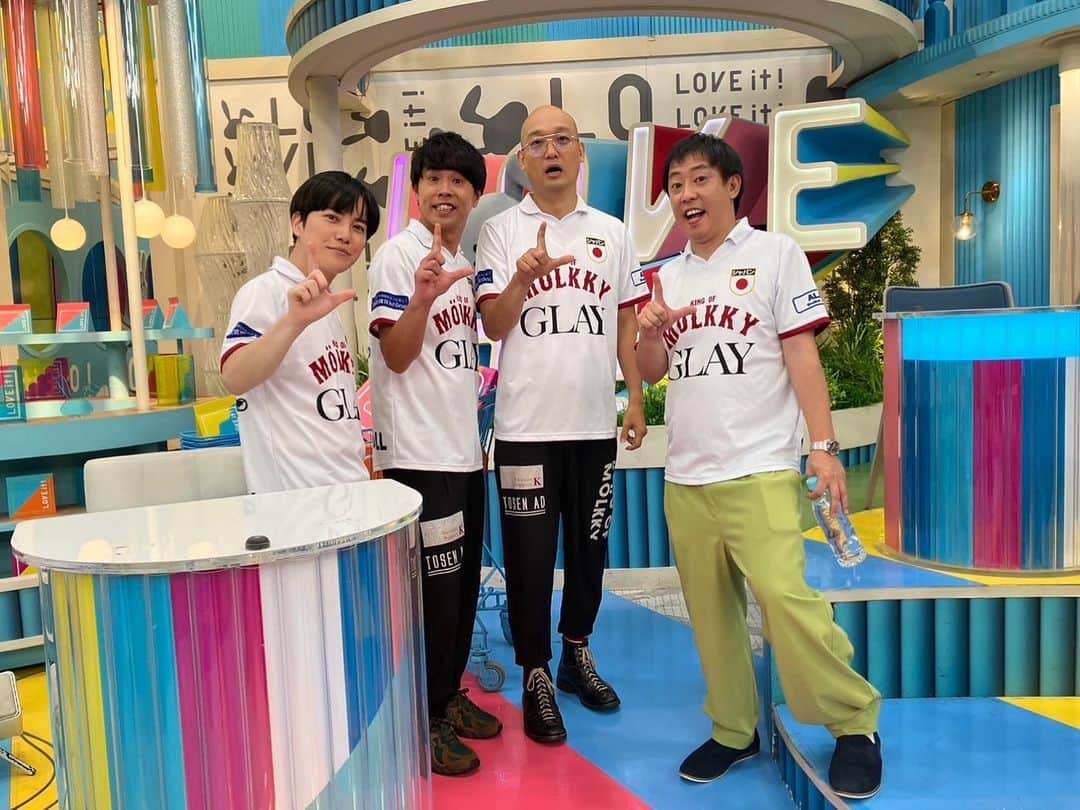 のインスタグラム：「2回目のラヴィットはモルック日本代表として！ ラヴィットチームとの対決には負けましたが、正直裏の話、今日は結果より楽しさを伝えることをテーマにしていまして、まぁそんなにね、結果だけを注視しちゃいますと、なんかもうあれで、えぇ。  クソ！！  #ラヴィット #キングオブモルック」