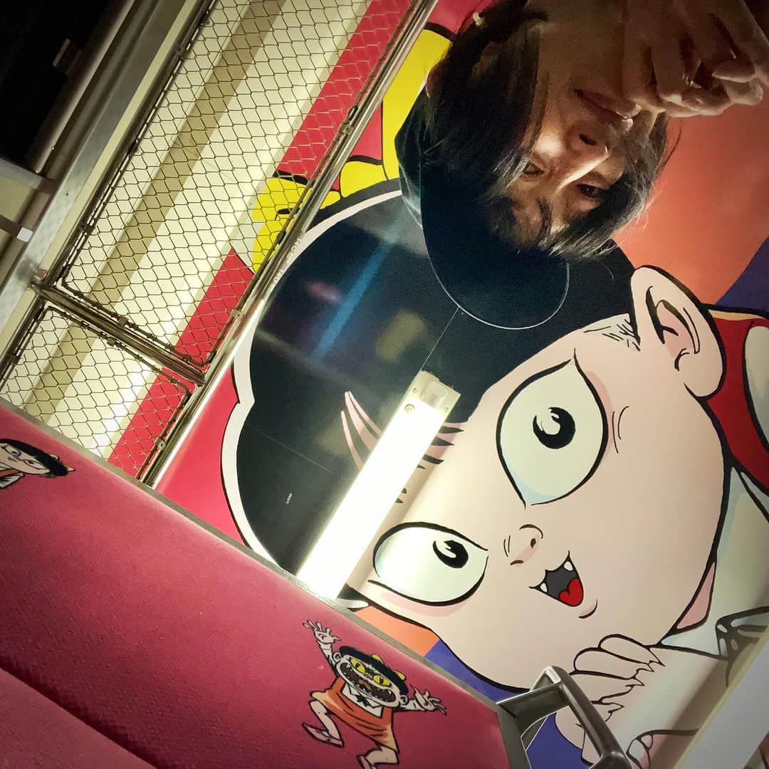 畑亜貴さんのインスタグラム写真 - (畑亜貴Instagram)「夜のJR境線鬼太郎列車、ねこ娘が来た	！  #akhtravelogue #akhtlovestrain」10月11日 12時10分 - akihata.jp
