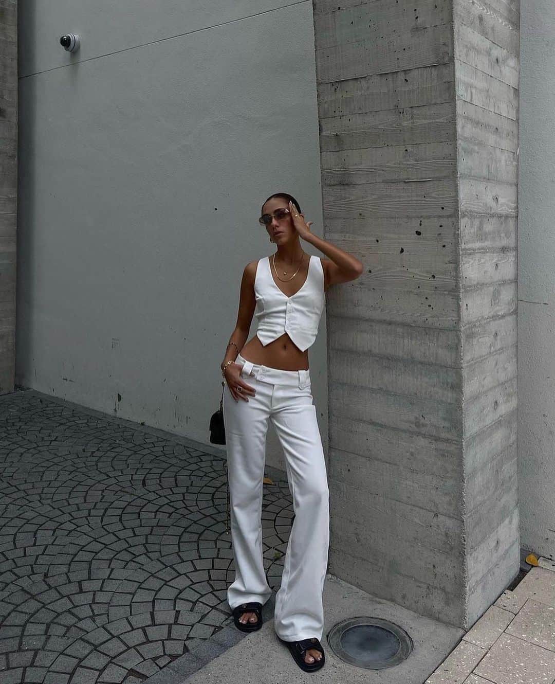 tiger Mistのインスタグラム：「Up to 80% off Storewide! 🤍 Shop our most-loved Kittie Twill Pant NOW $52 USD!」