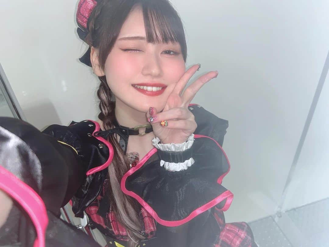 のインスタグラム：「🎸❤︎ ⠀ ⠀ なんか下書きに入ってた」