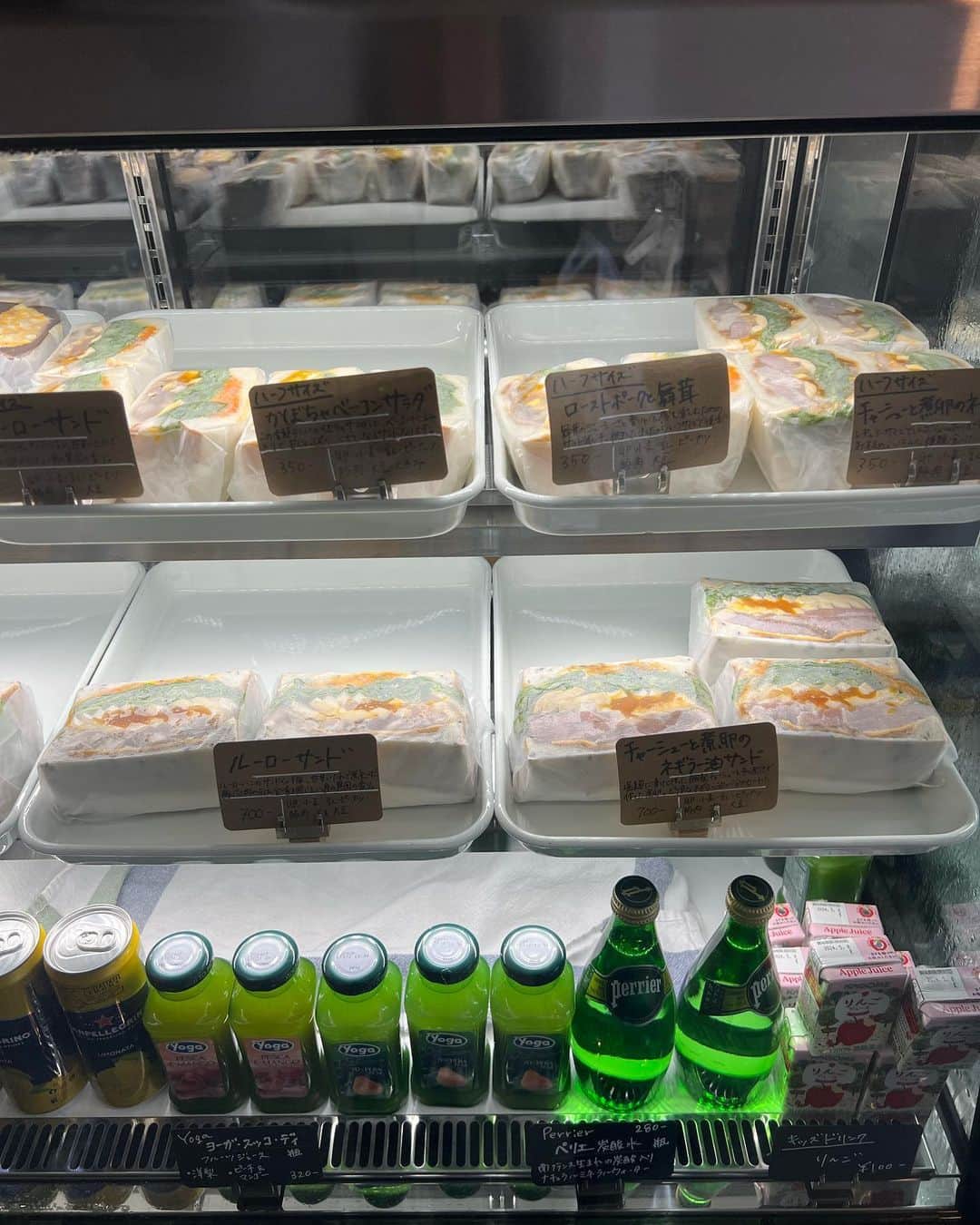 naomin0227さんのインスタグラム写真 - (naomin0227Instagram)「sandwich🥪💕  #朝活 #サンドイッチ #フルーツサンド #カフェタイム」10月11日 12時51分 - naomin0227