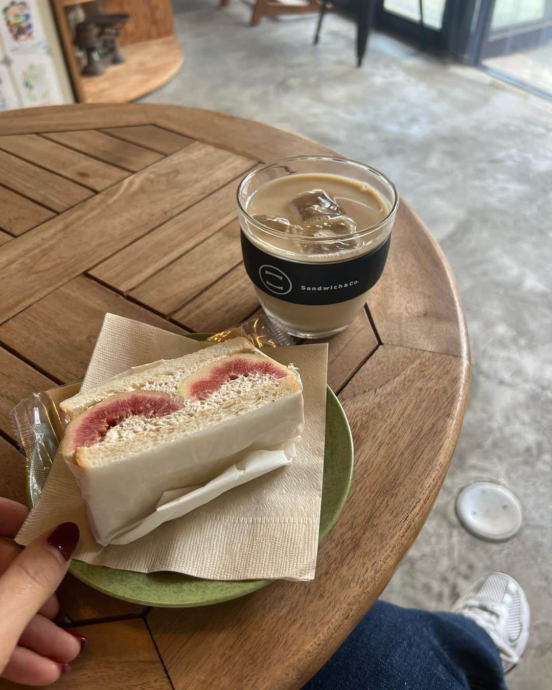 naomin0227のインスタグラム：「sandwich🥪💕  #朝活 #サンドイッチ #フルーツサンド #カフェタイム」