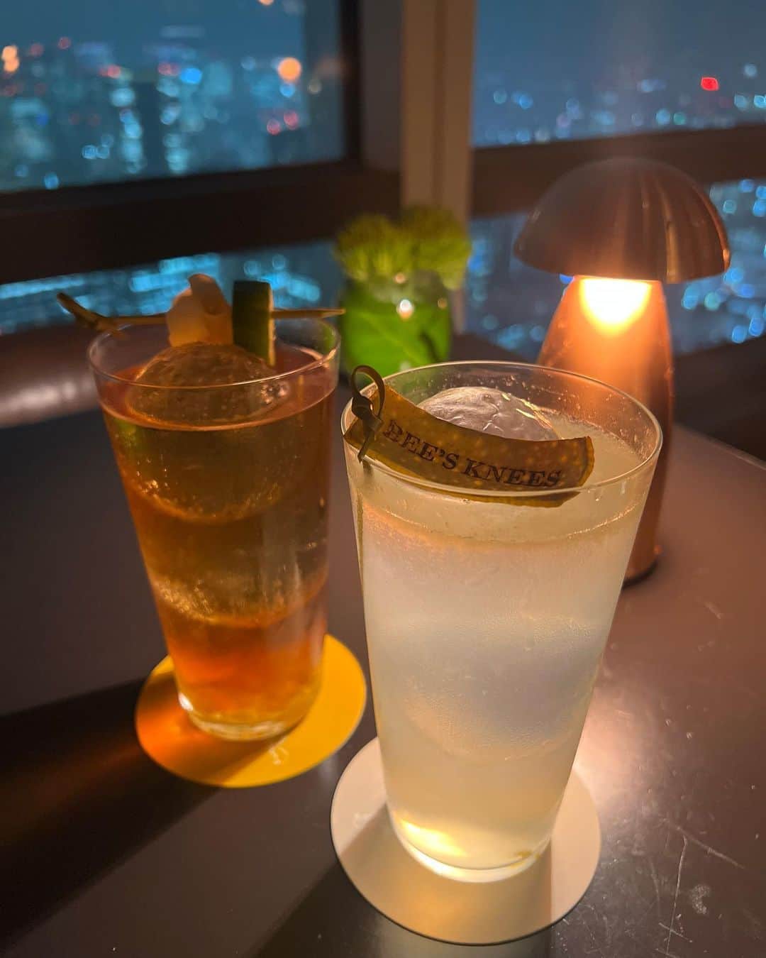 花乃まりあのインスタグラム：「. @andaztokyo 🥃 ユニークなハイボールカクテルと唐揚げの組み合わせが最高だった夜。 . #アンダーズ東京#虎ノ門ヒルズ#ハイボール#ハイボールカクテル」