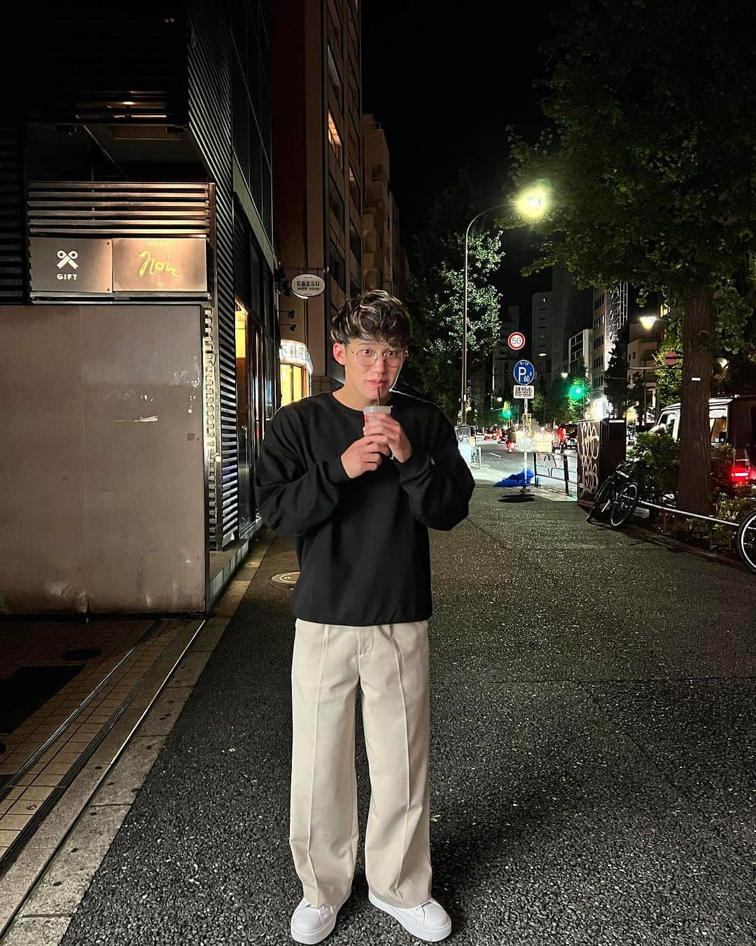 荒井陸さんのインスタグラム写真 - (荒井陸Instagram)「I'm back🇯🇵🚶🌃 @jimwag_official」10月11日 17時29分 - a2desu