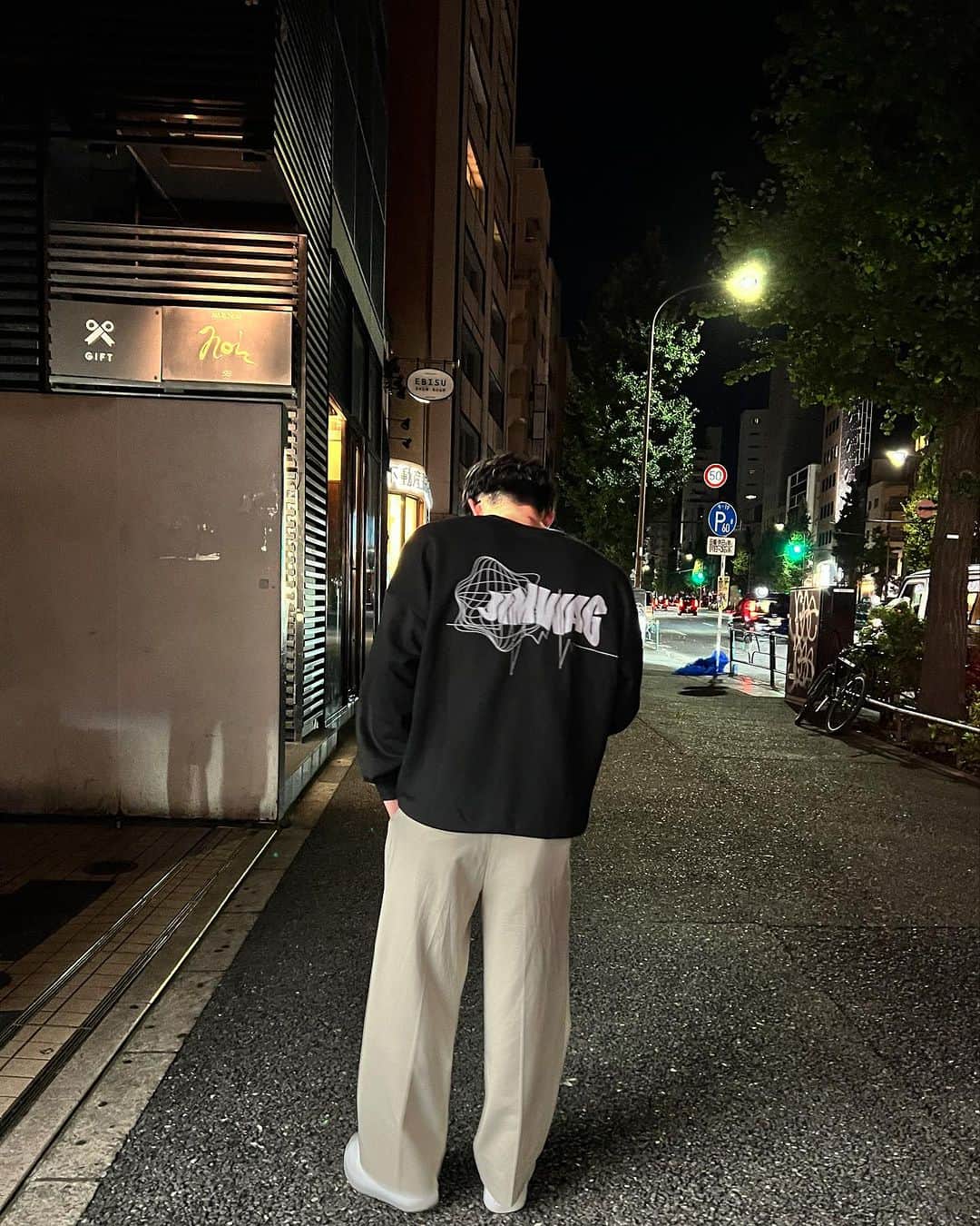 荒井陸さんのインスタグラム写真 - (荒井陸Instagram)「I'm back🇯🇵🚶🌃 @jimwag_official」10月11日 17時29分 - a2desu
