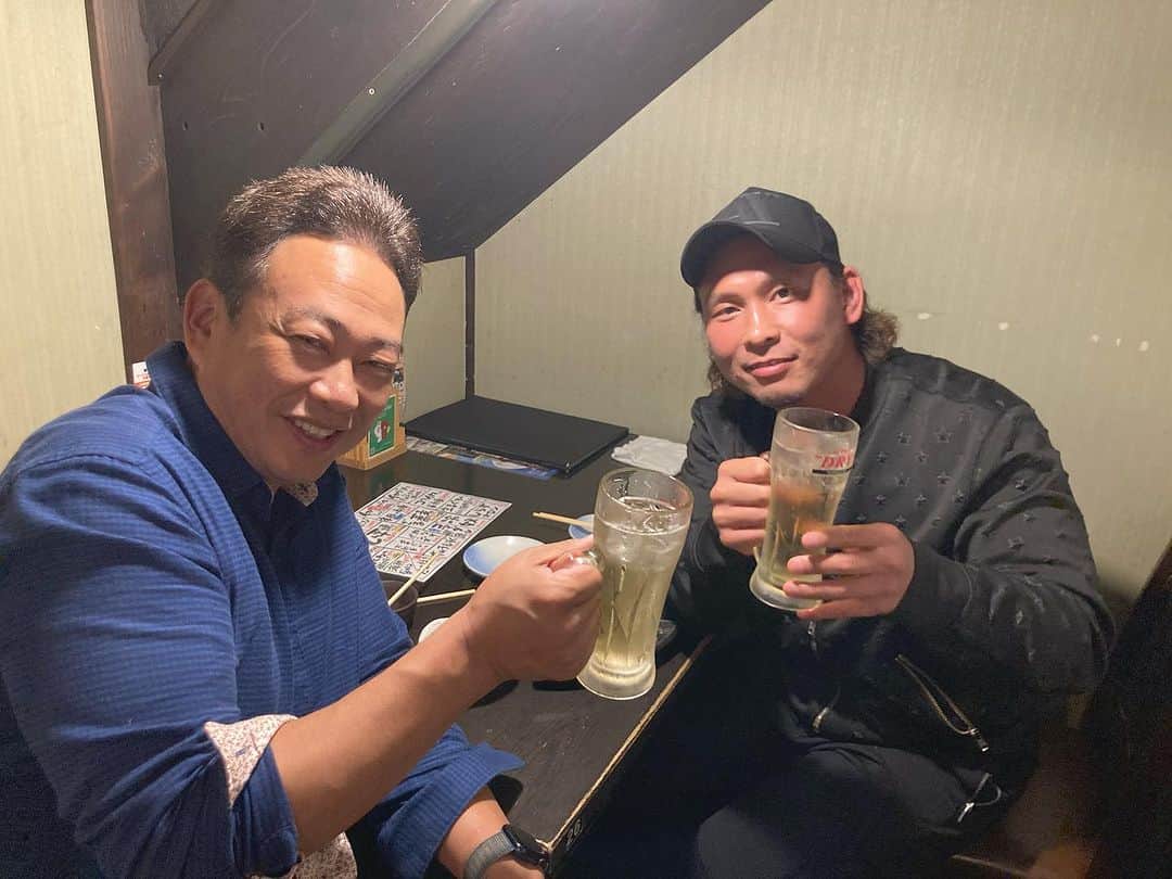 中嶋勝彦さんのインスタグラム写真 - (中嶋勝彦Instagram)「小学生からお世話になっている空手の館長と。 何かあると駆けつけてくれるスーパーマン。 付き合いが長い分、思い出も多い。 また語り合いましょう。  押忍、ありがとうございました！  #空手  #館長  #郷英館  #スーパーマン」10月11日 13時54分 - katsuhiko_nakajima