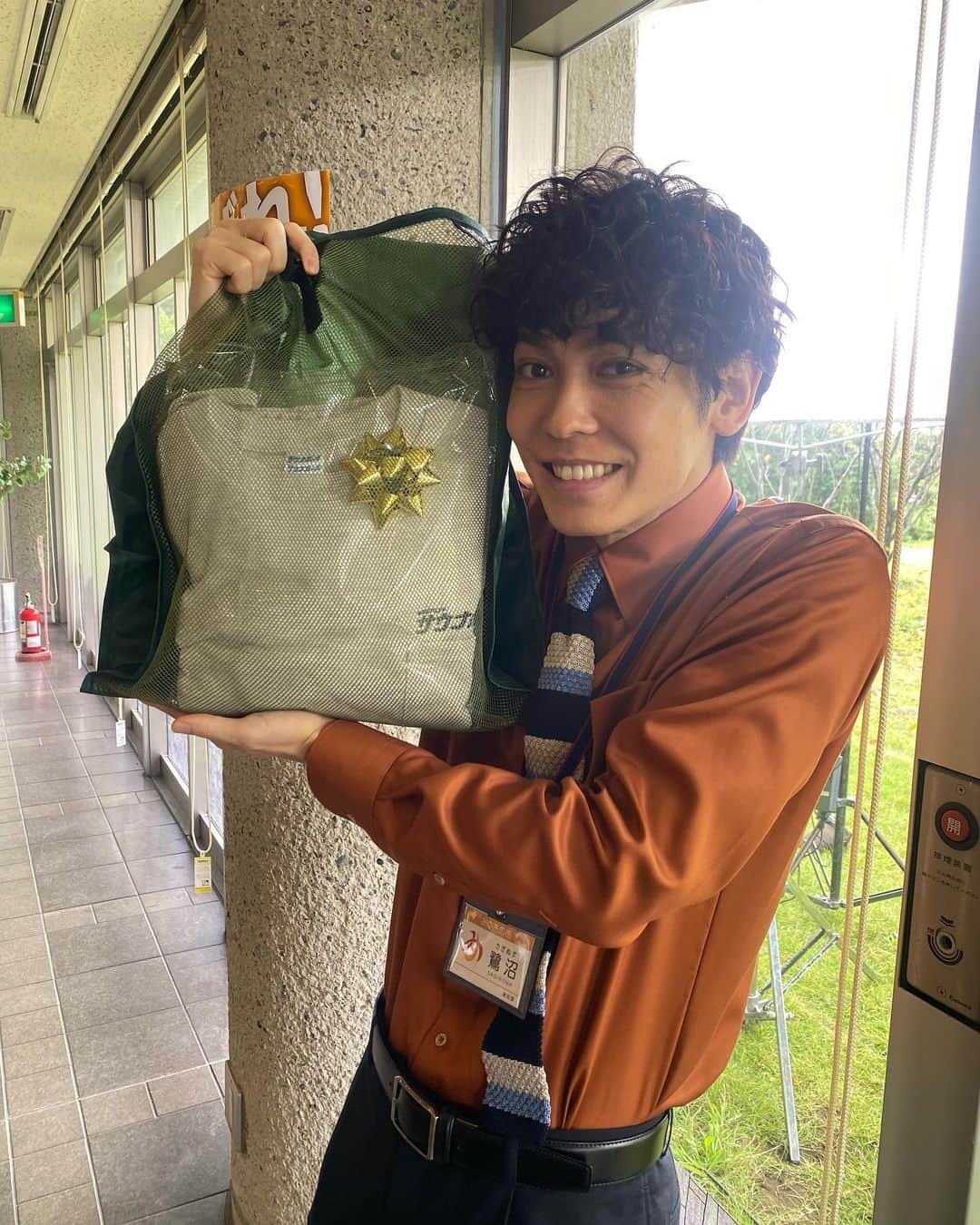 のインスタグラム：「.  皆様たくさんのメッセージありがとうございました！全て読ませていただきました！ そしてゼイチョーの現場でもキャスト、スタッフの皆様にお祝いしていただきました！サウナグッズまで！！！ 嬉しかったー！！！ありがとうございます！！！ 幸せだーーー！！！ #ゼイチョー」