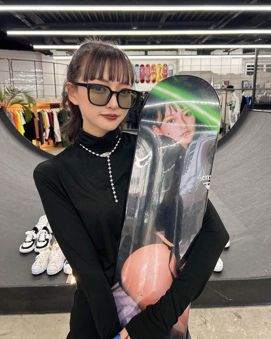 流川夕のインスタグラム：「プレアパPOPUP in 金沢🛹💚🏁 @prestigeapparel_official  @application_kanazawa   爆イケなお店でした🥹🔥 お店の皆様、会いに来てくださった方、 ありがとおございました🙇🏽‍♀️💚」
