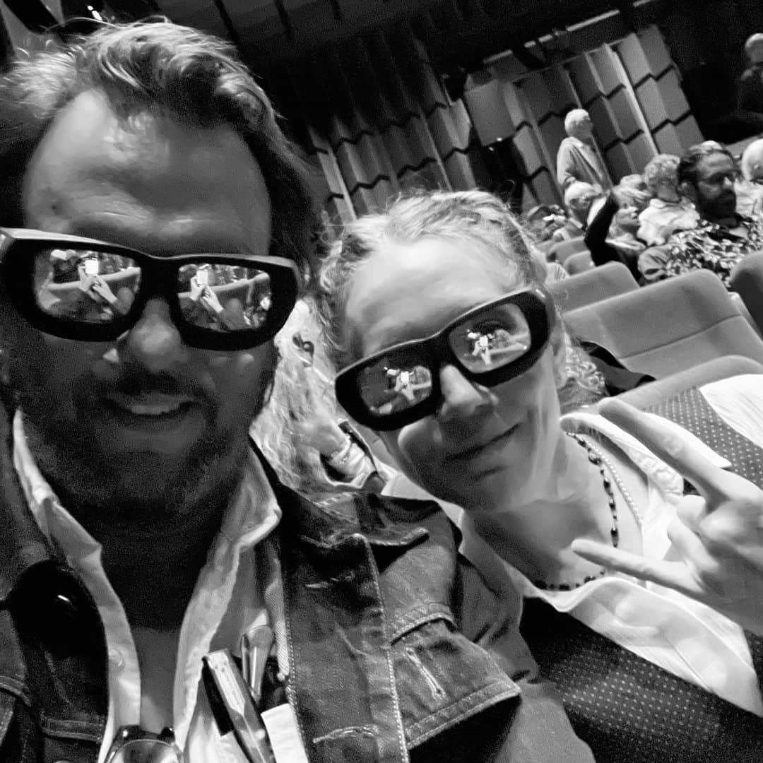 ジェイ・ハガリーさんのインスタグラム写真 - (ジェイ・ハガリーInstagram)「About to have our MIND BLOWN in 3D - by Wim Wenders MIRACULOUS documentary “Anselm” about the German painter/sculptor Anselm Kiefer . #anselmkiefer #art #painting @anselm_kiefer」10月11日 14時23分 - jayhuguleyofficial